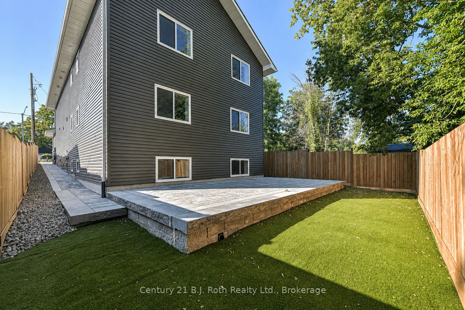 165 Barrie Road 2 (upper) Property Photo 30