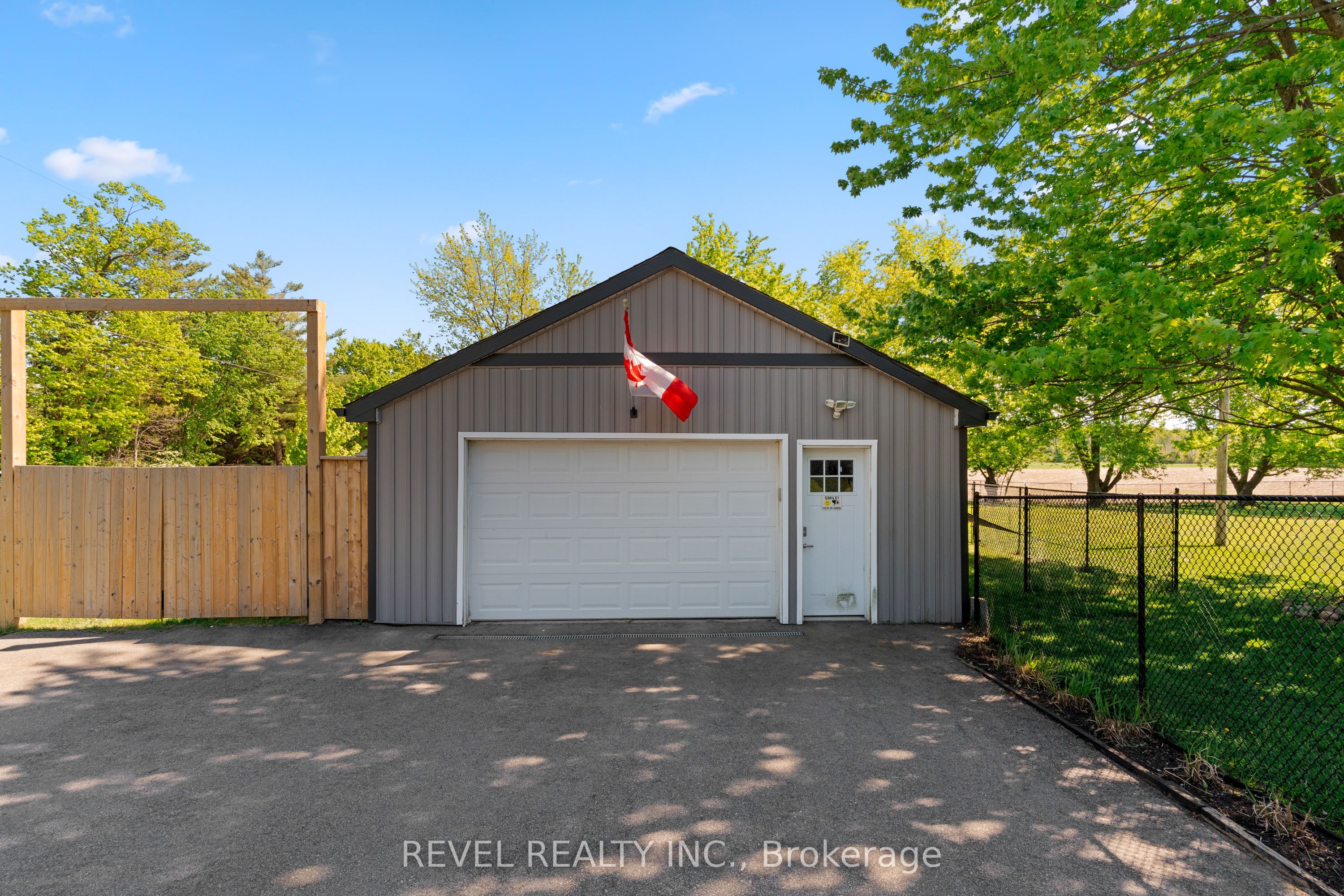 6537 9 County Road Property Photo 3