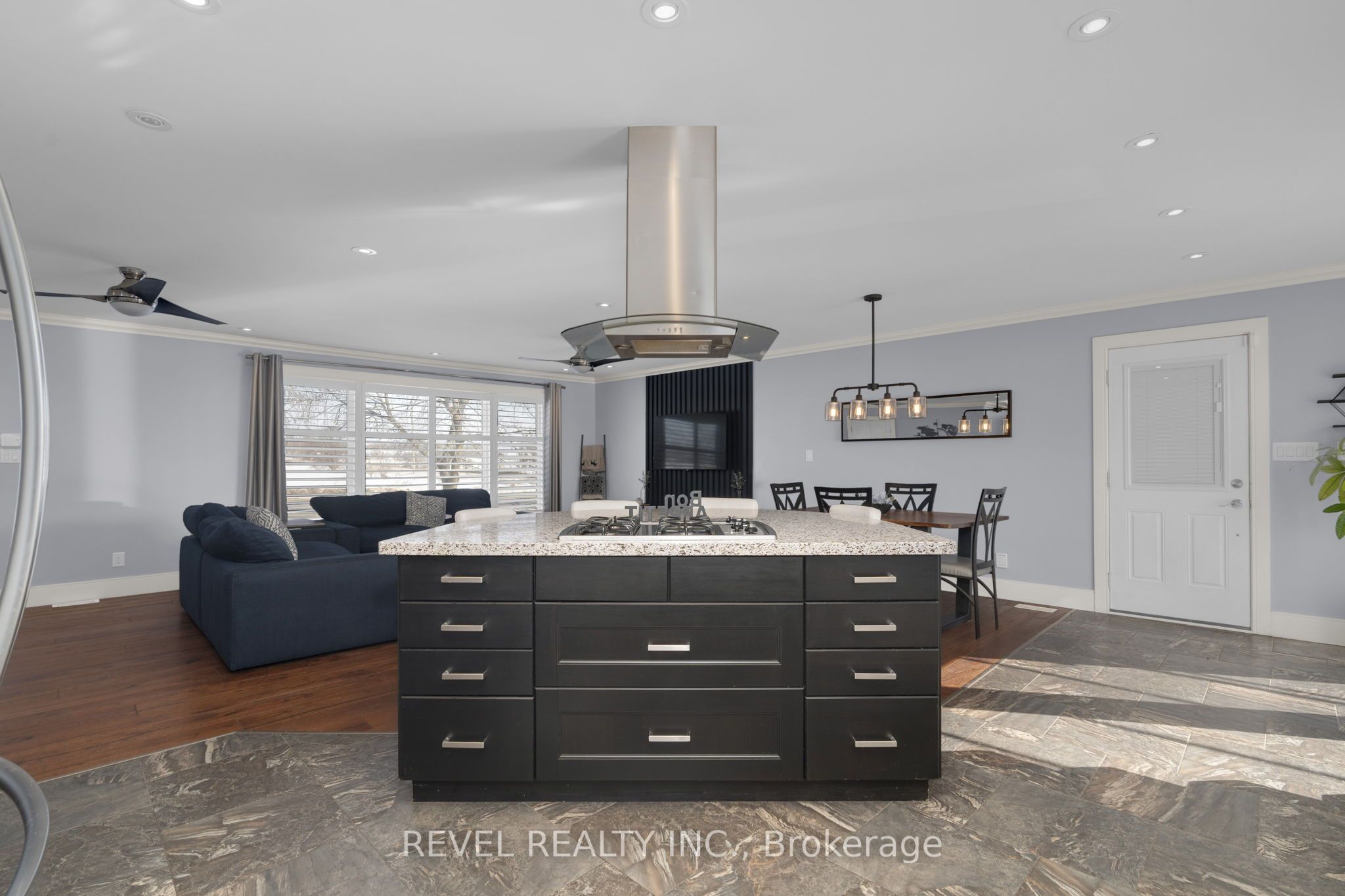 6537 9 County Road Property Photo 9