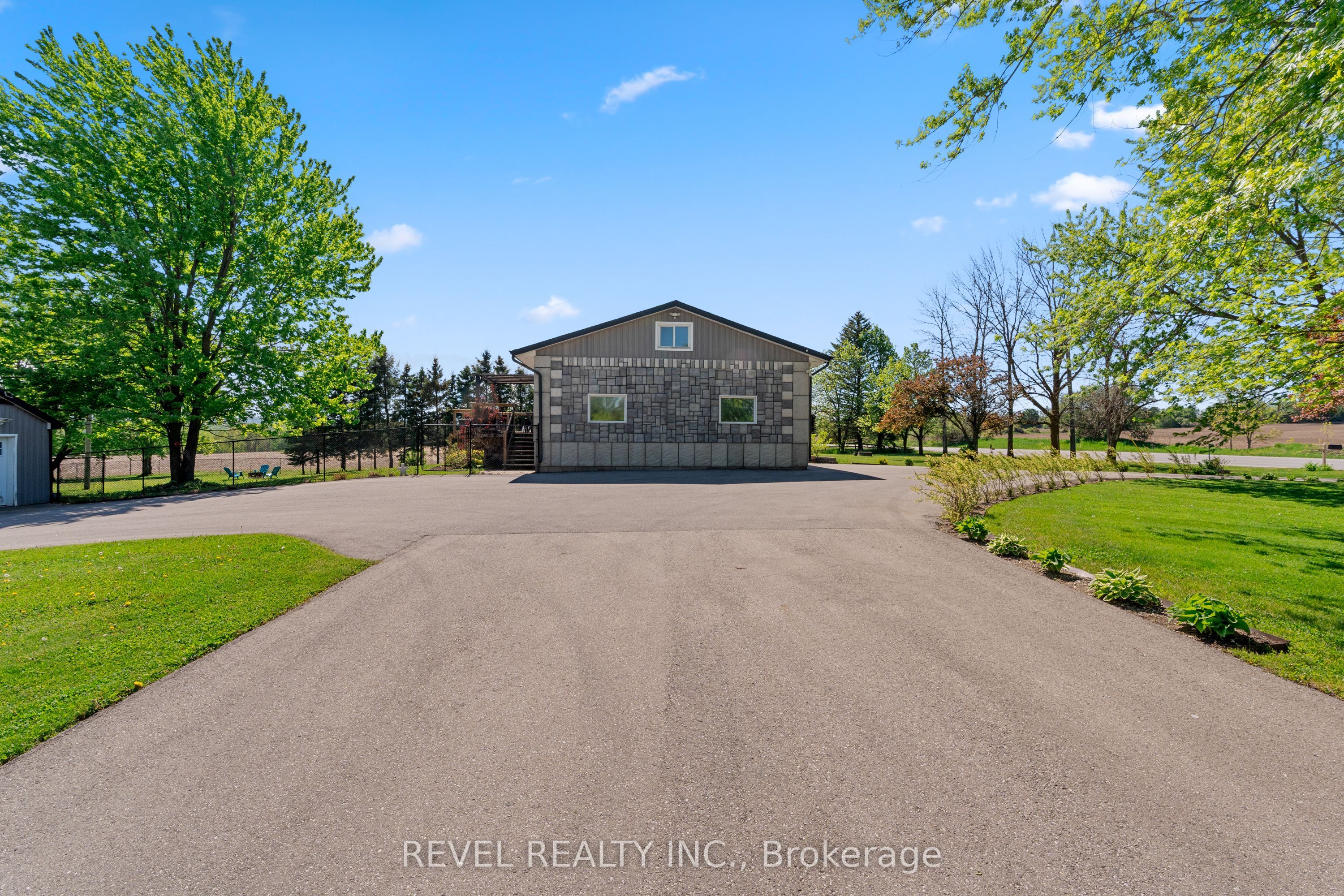6537 9 County Road Property Photo 25