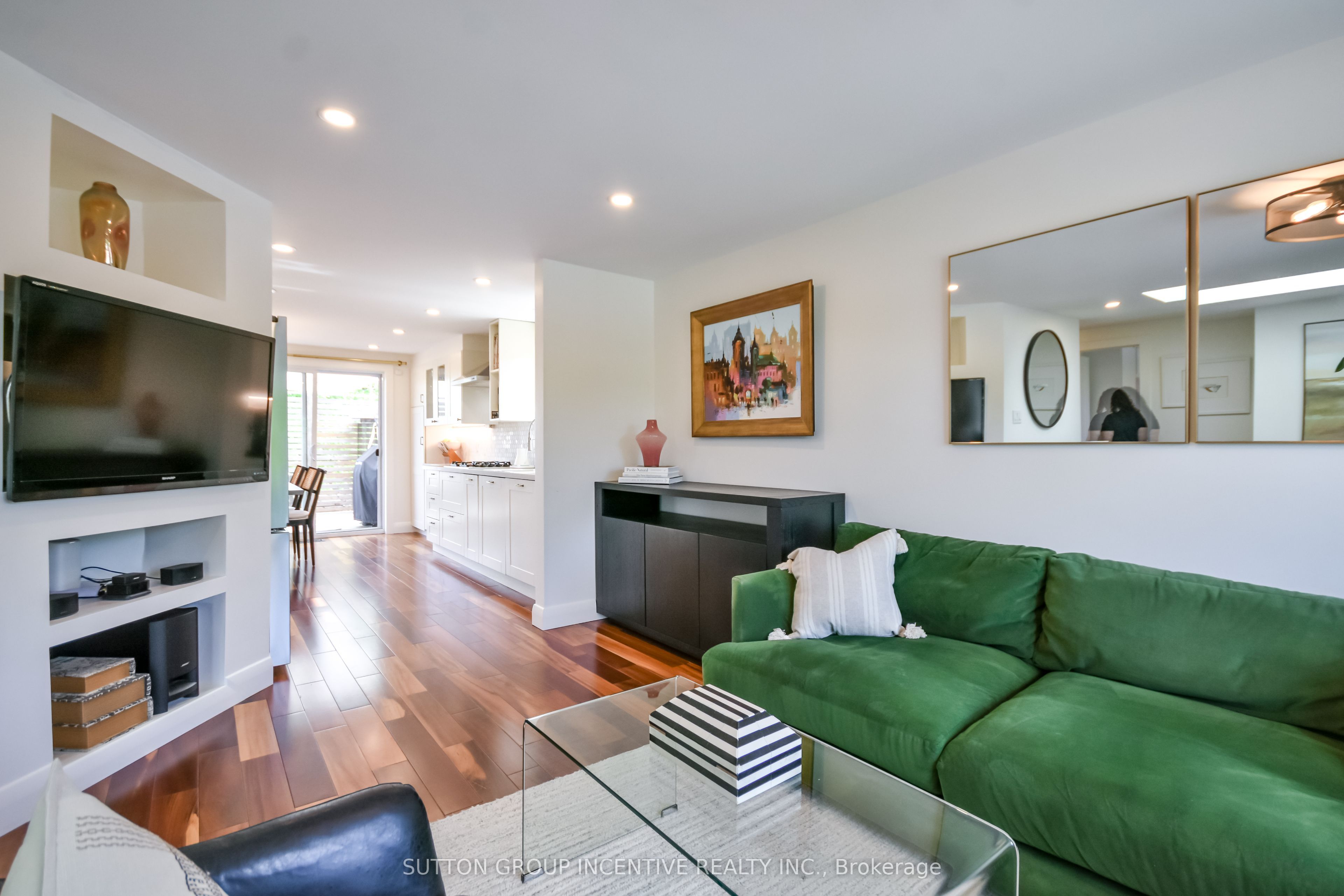2 Hewitt Place Property Photo 8