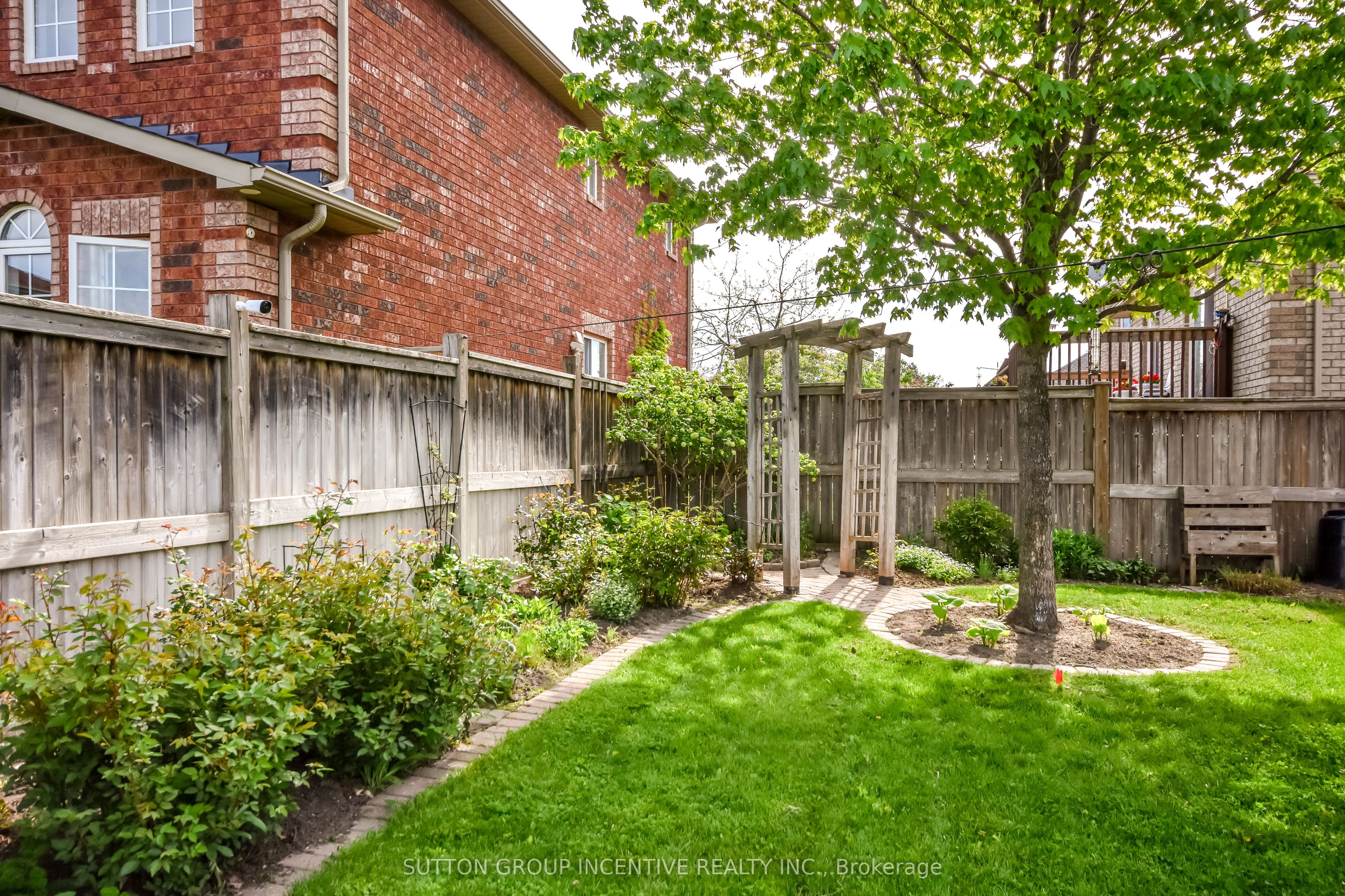 2 Hewitt Place Property Photo 38