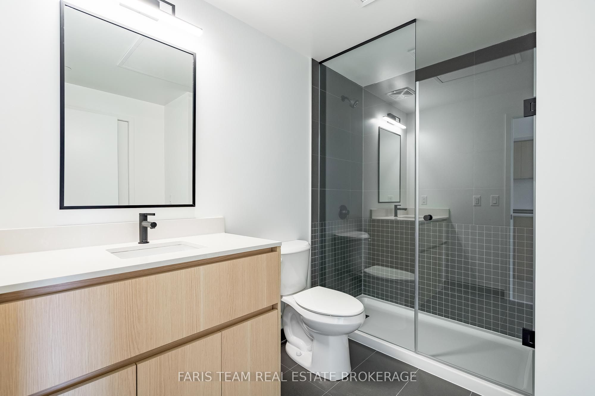 31 Huron Street 417 Property Photo 19