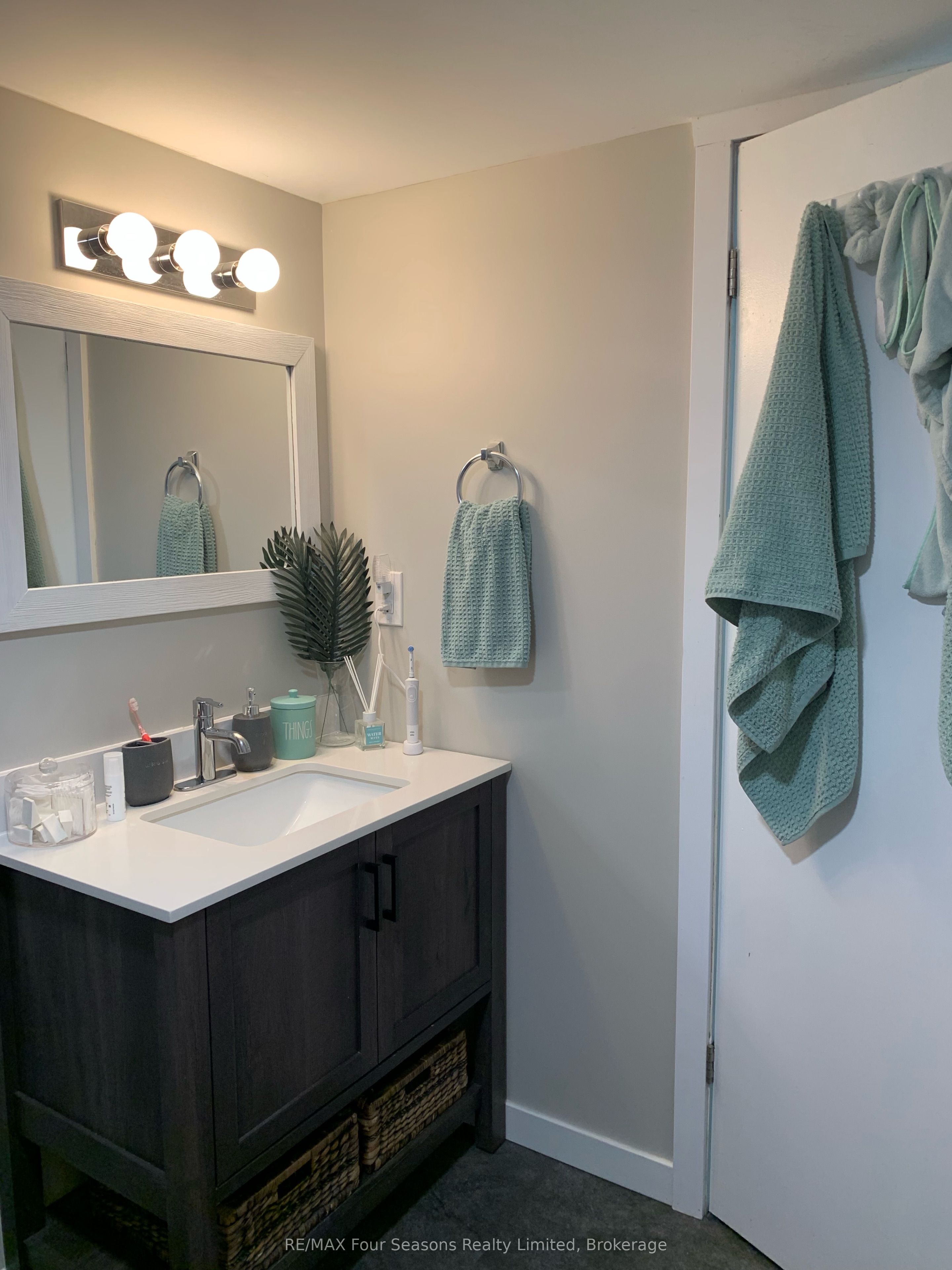57 Courtice Crescent Unit 2 Property Photo 6
