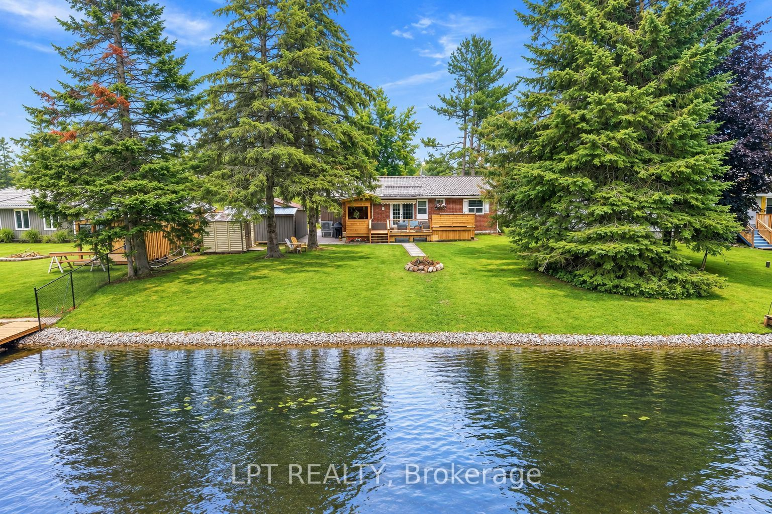 2628 Westshore Crescent Property Photo 1