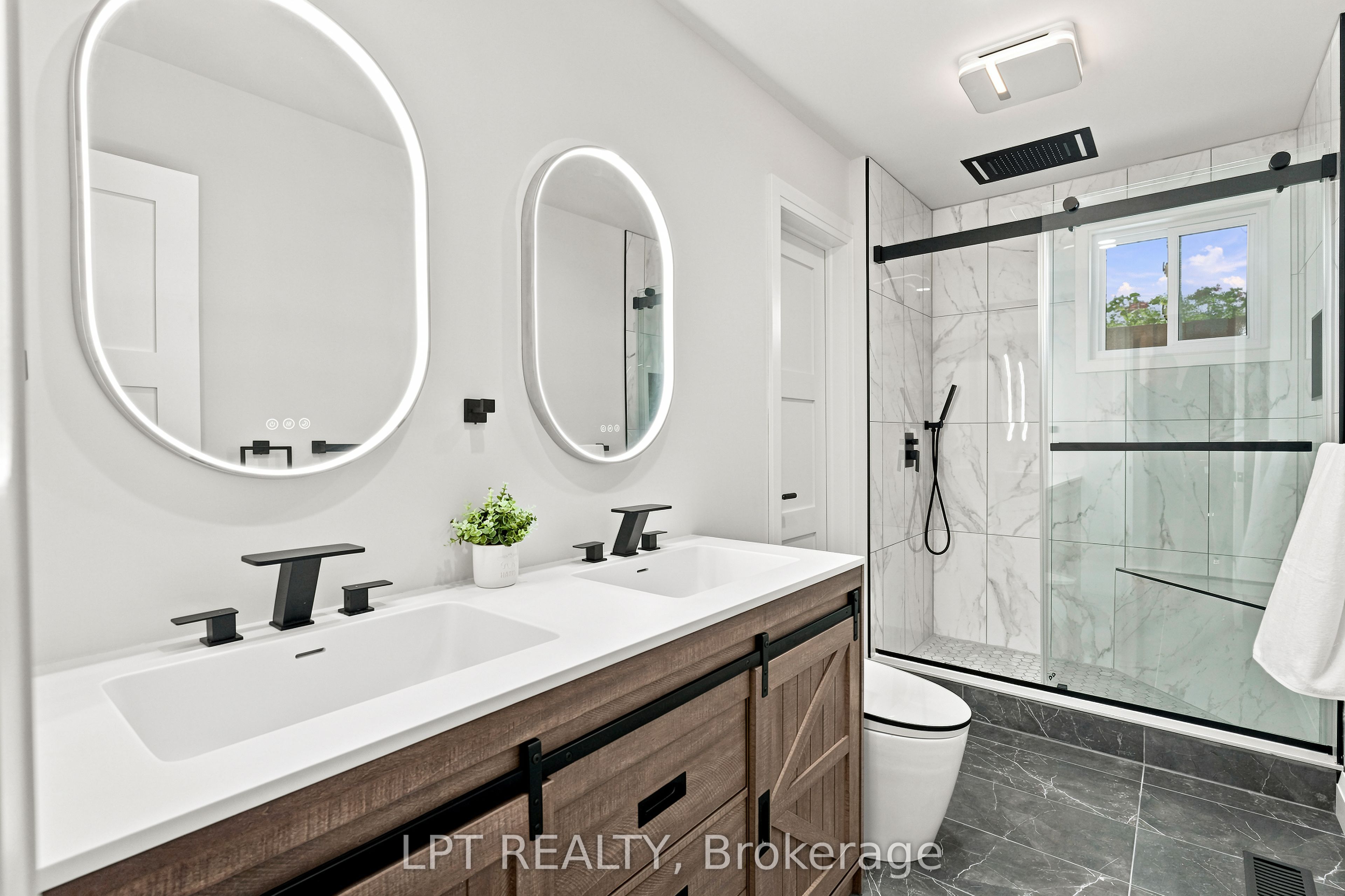 2628 Westshore Crescent Property Photo 19