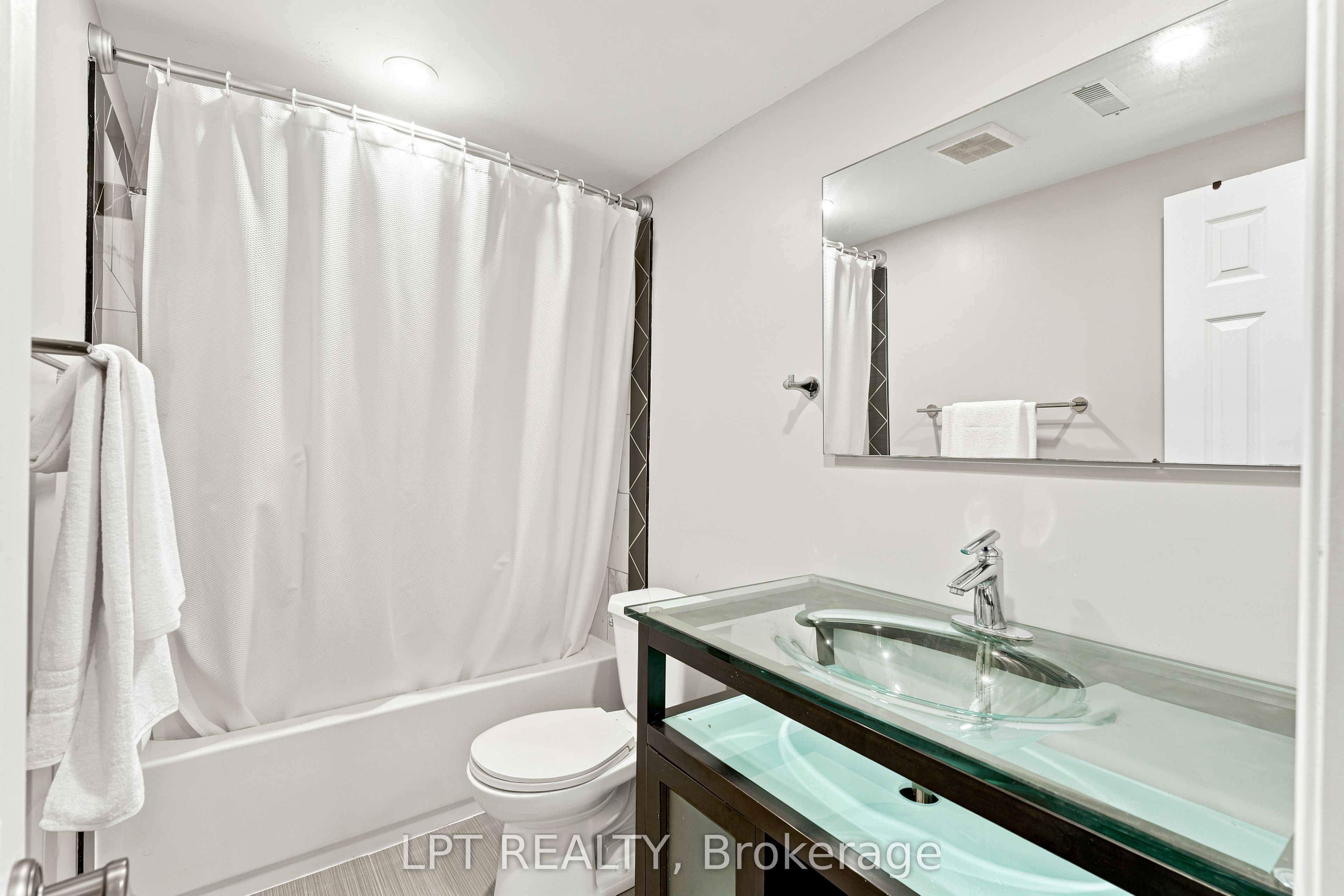2628 Westshore Crescent Property Photo 31