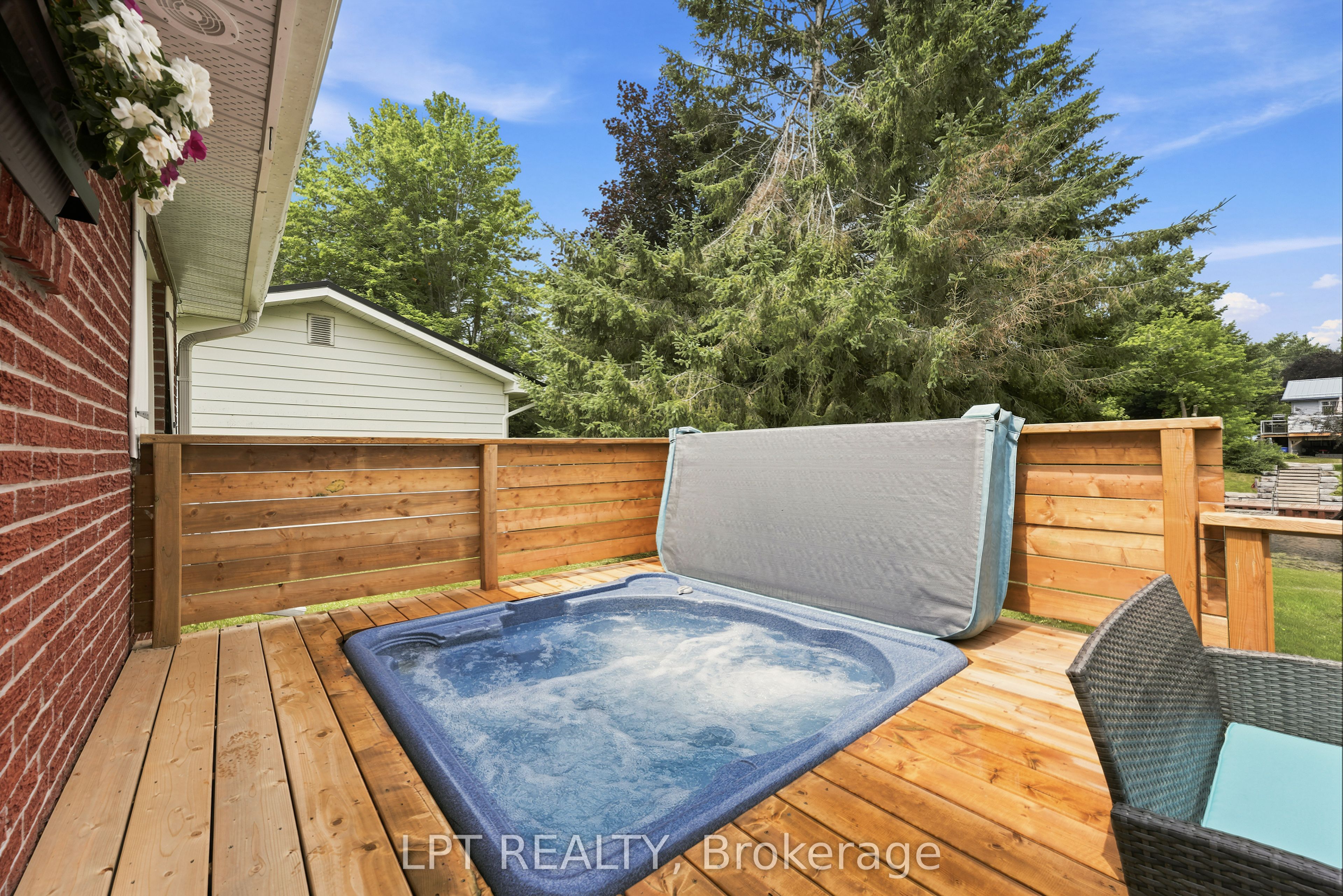 2628 Westshore Crescent Property Photo 38