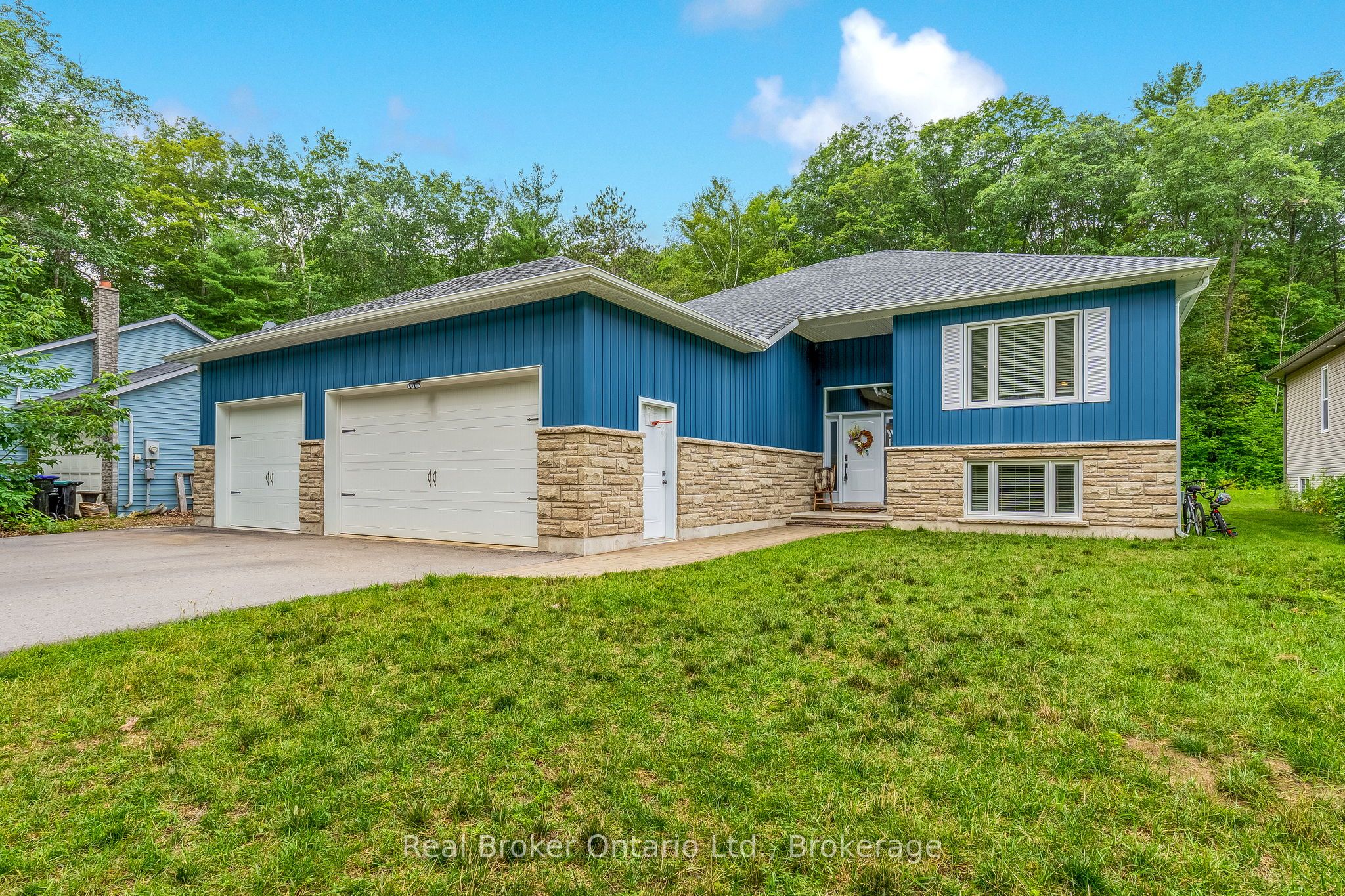 204 Golf Course Road Property Photo 2