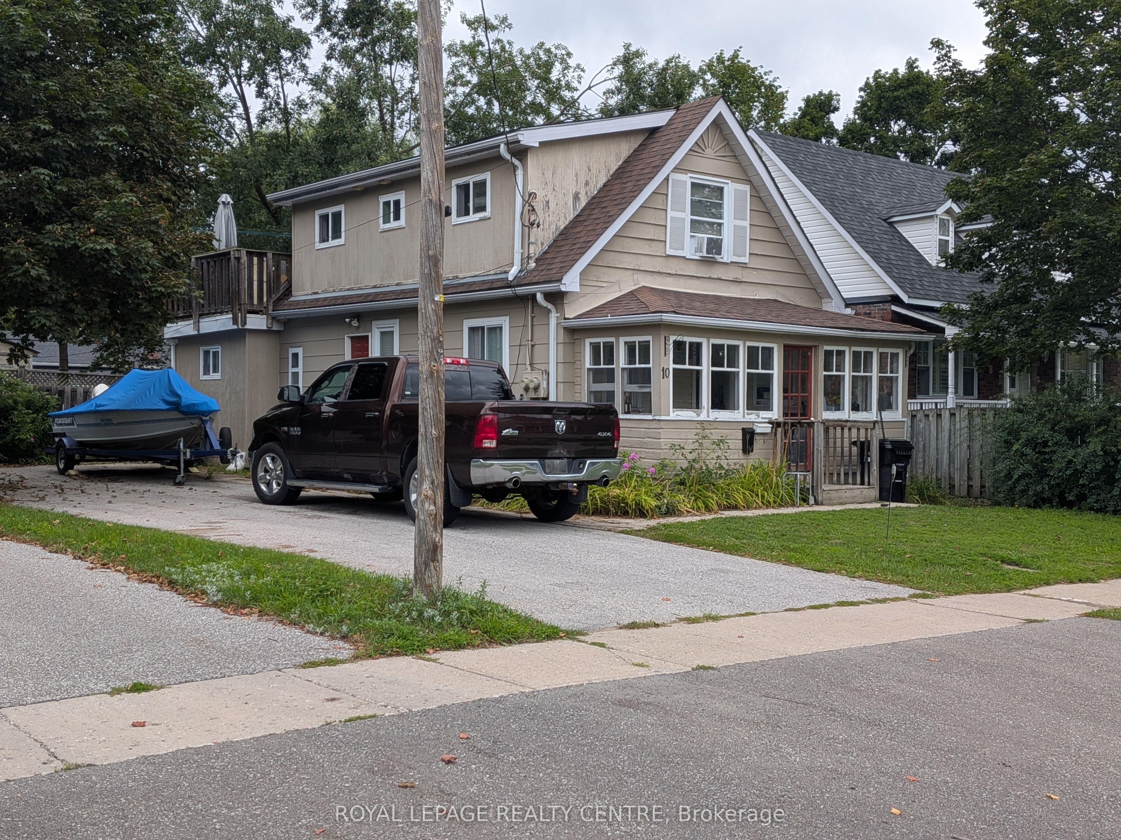 10 Dufferin Street Upper Property Photo 1