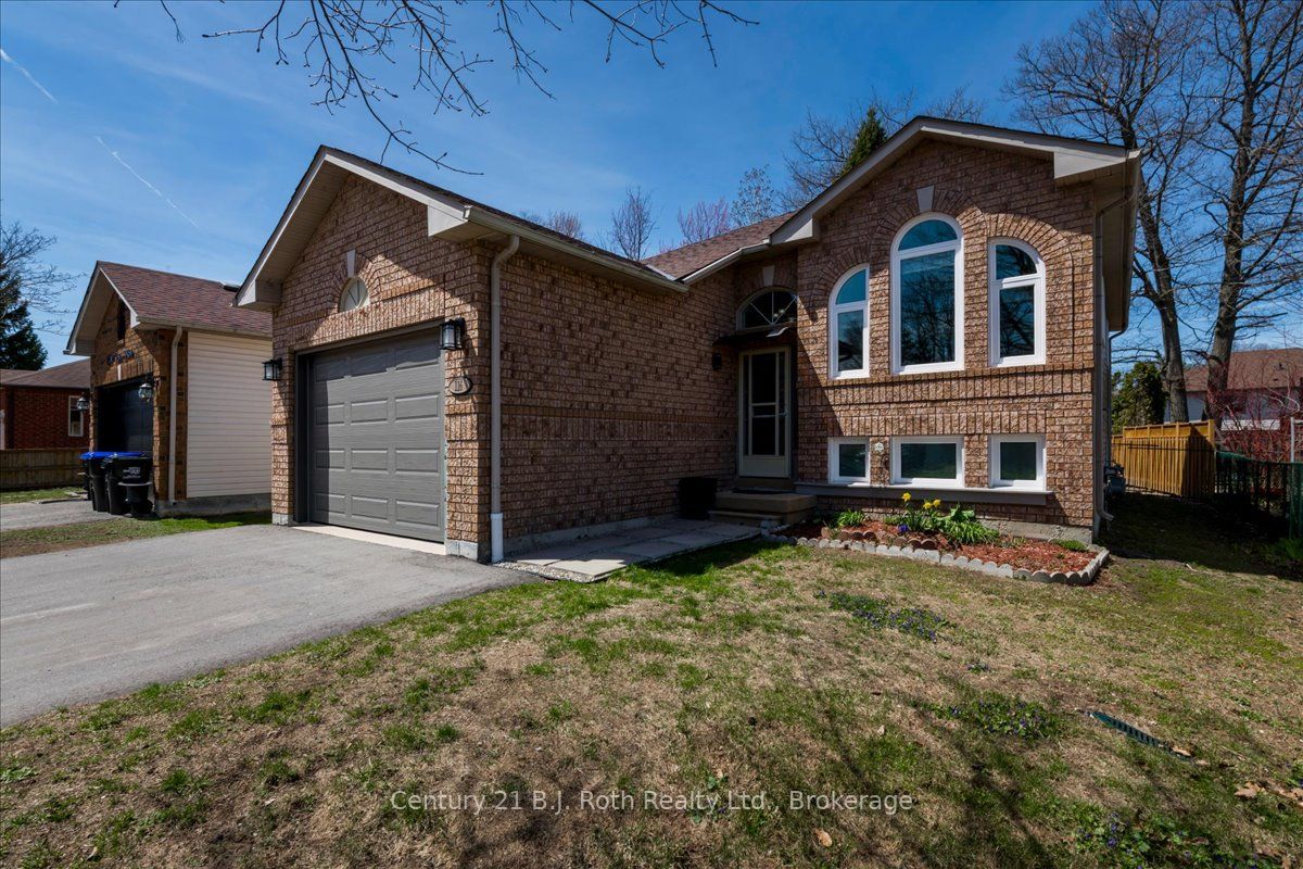 116 Dyer Drive Property Photo 2
