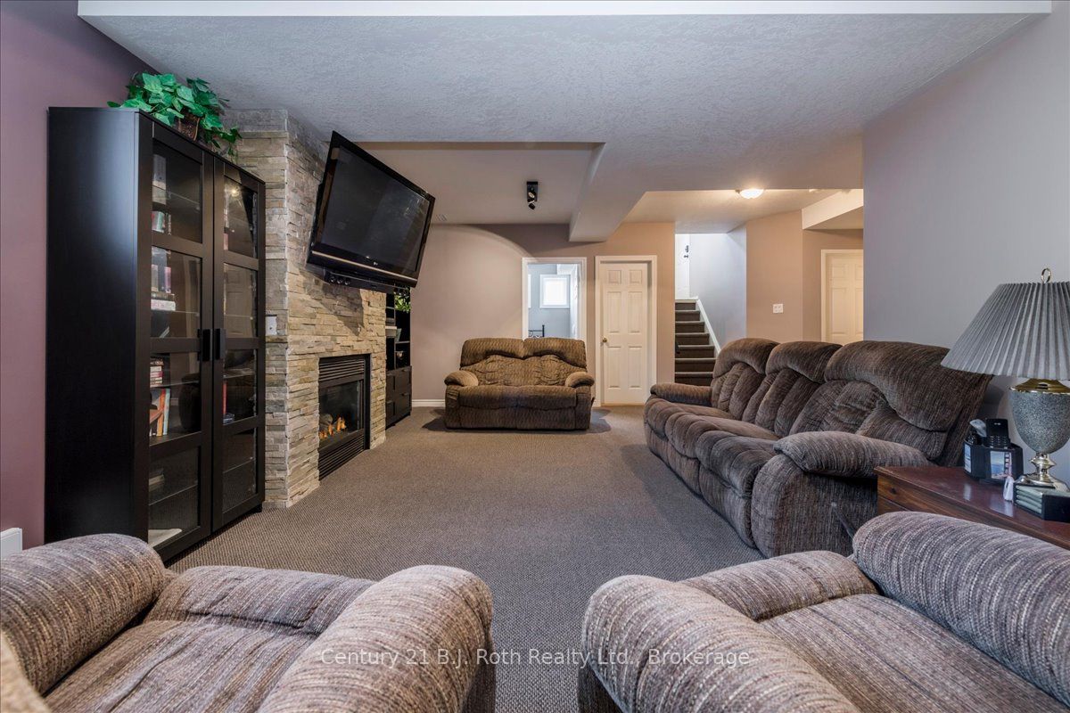 116 Dyer Drive Property Photo 14