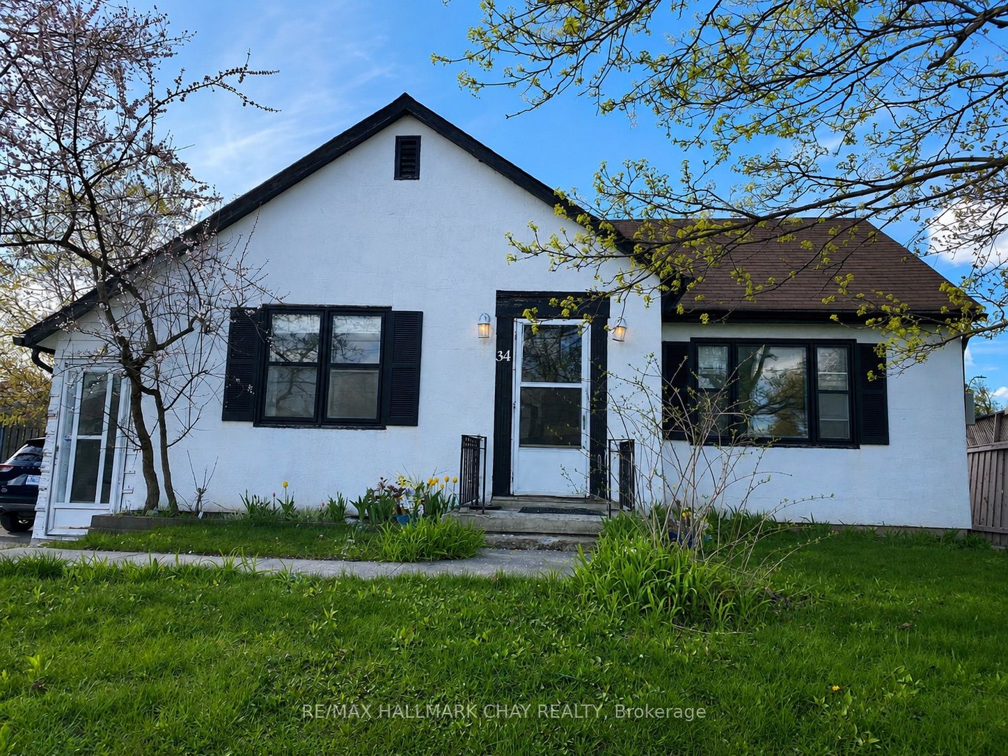 34 Cundles Road E Property Photo 1