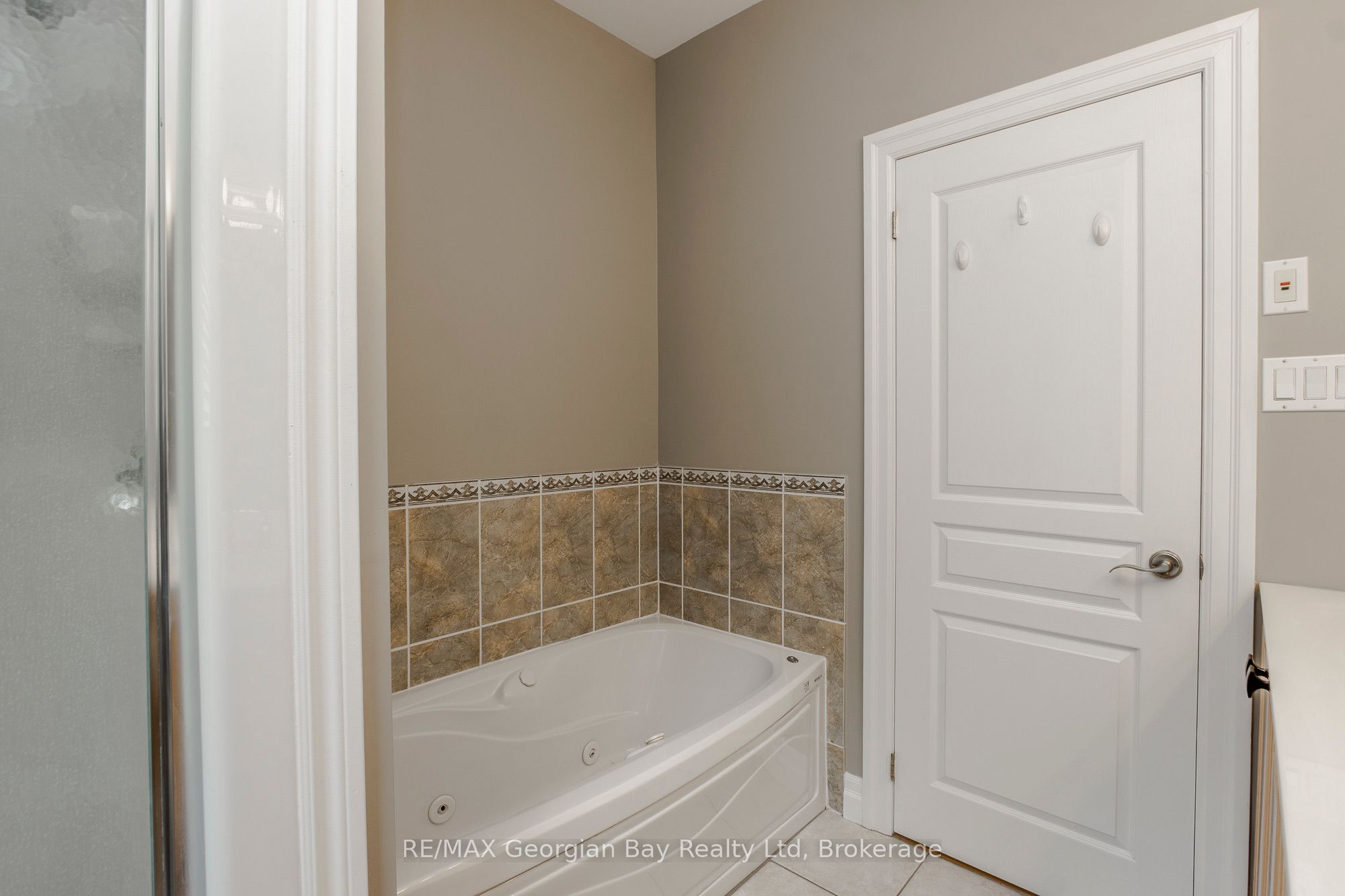 422 Aberdeen Boulevard Property Photo 20