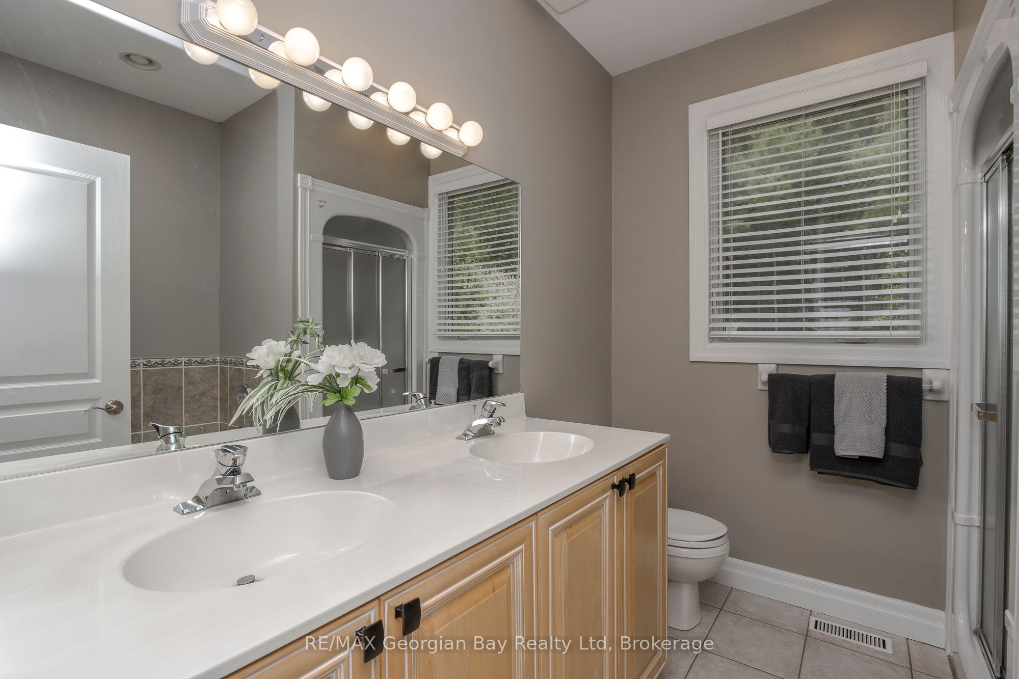 422 Aberdeen Boulevard Property Photo 21