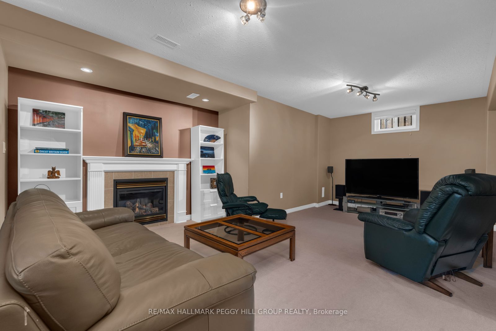 99 Cumming Drive Property Photo 13