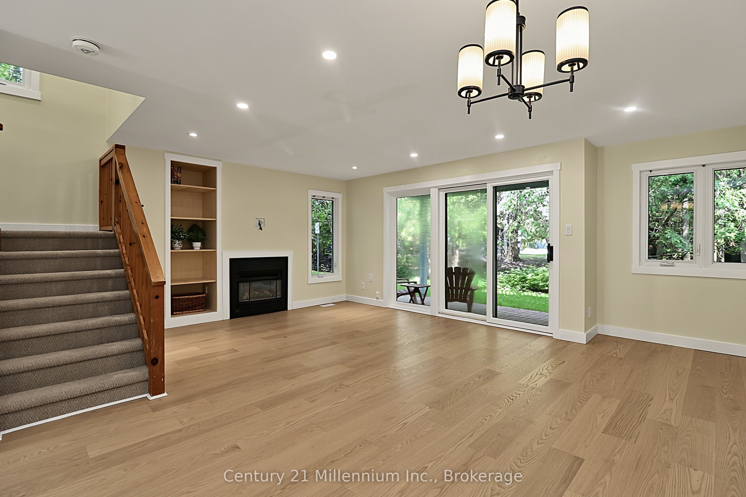 127 Fairway Crescent 28 Property Photo 3