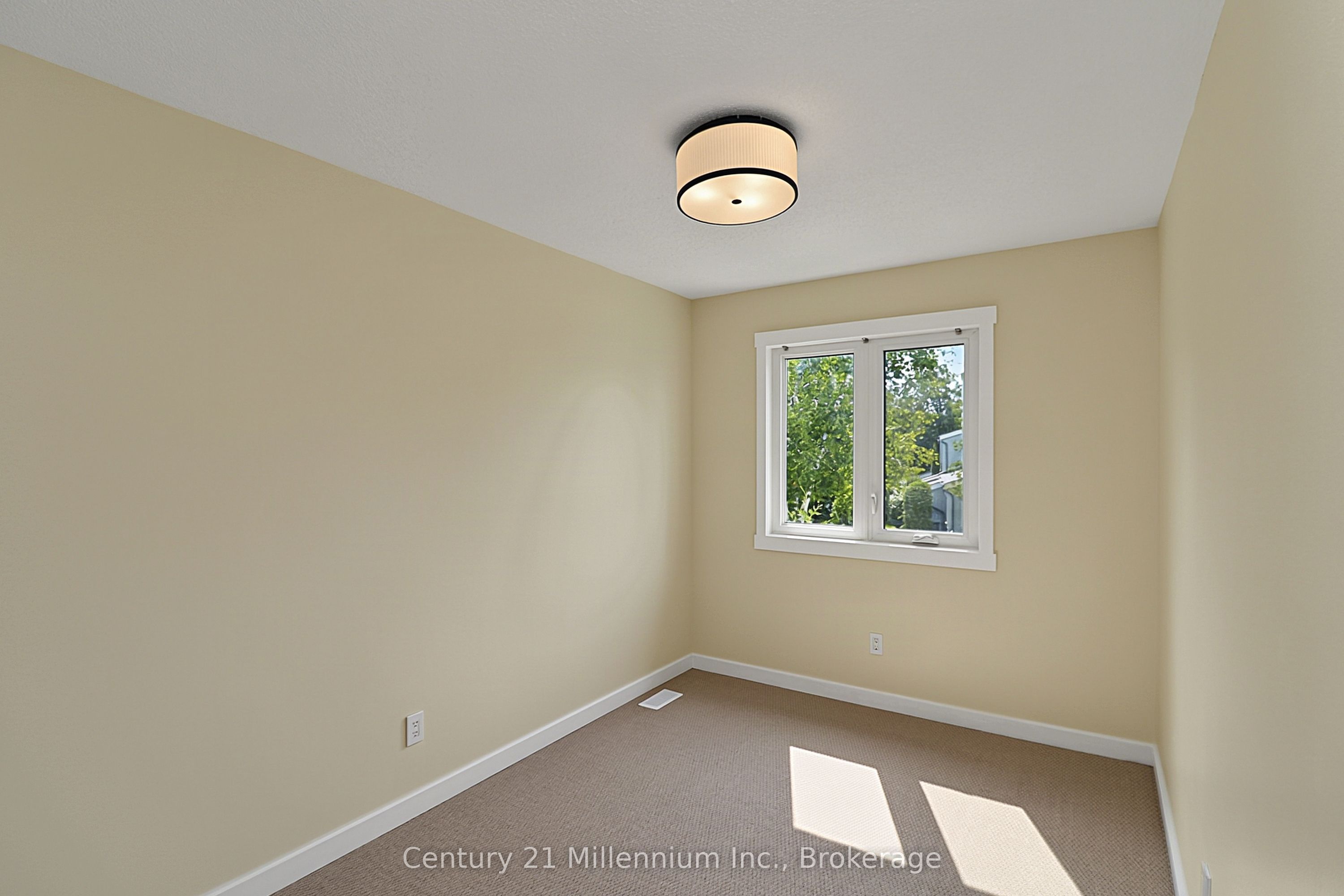 127 Fairway Crescent 28 Property Photo 12