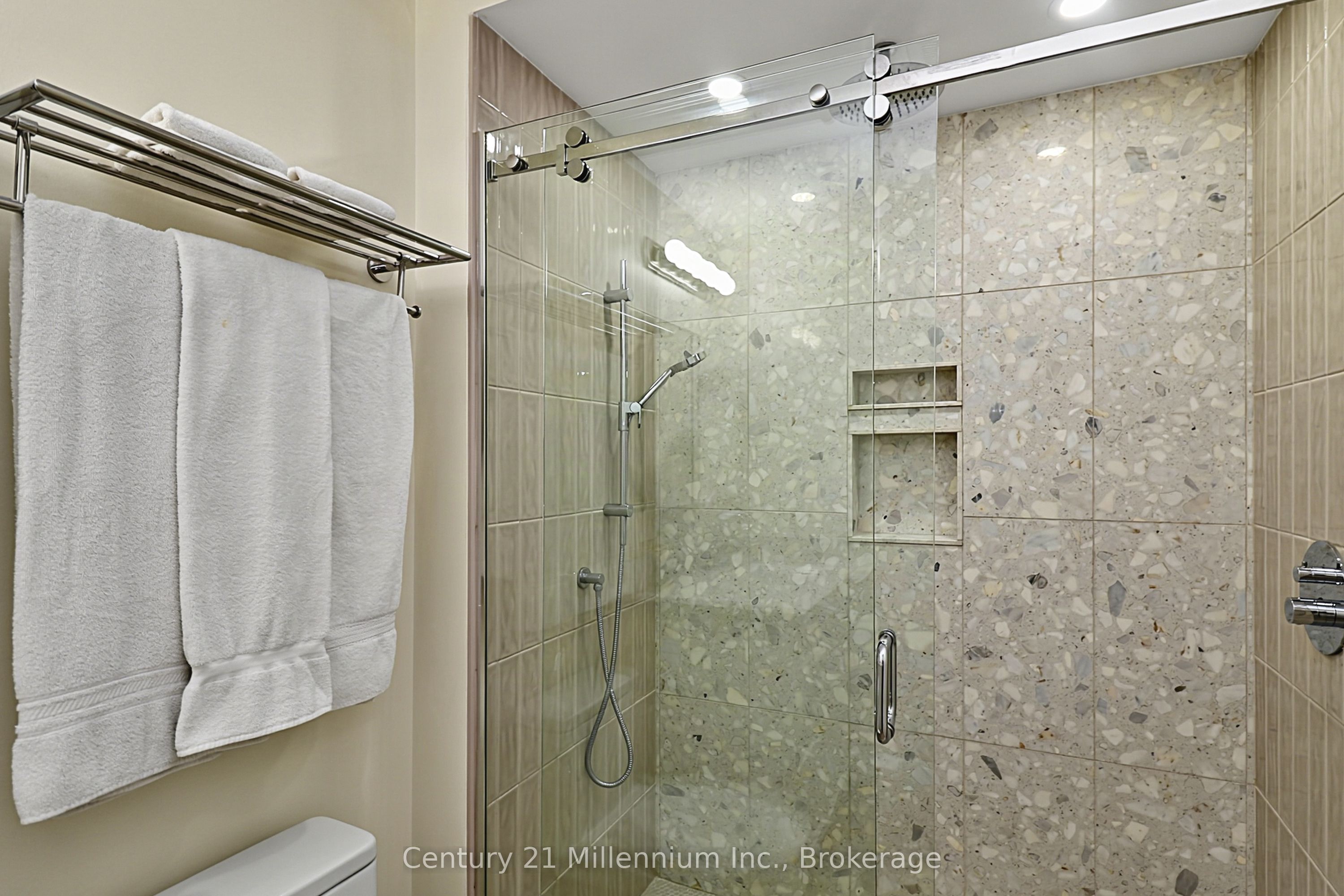 127 Fairway Crescent 28 Property Photo 13