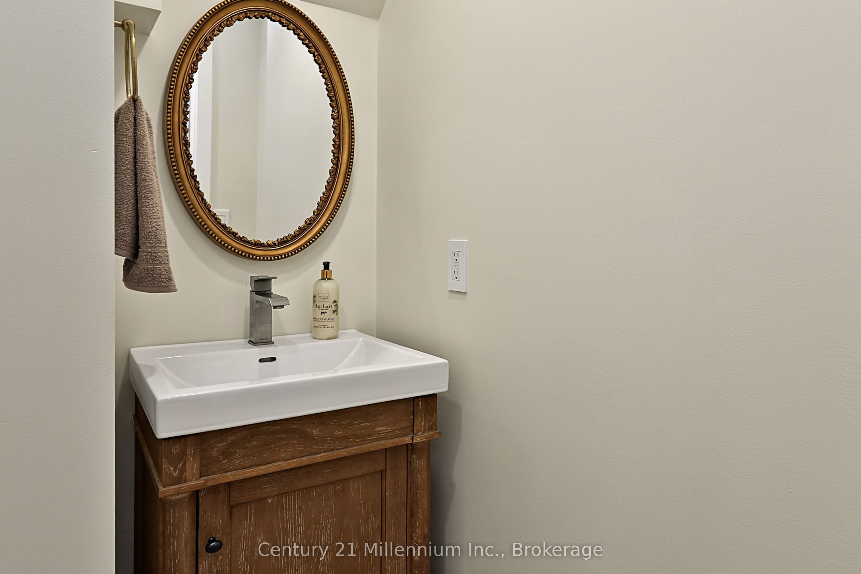 127 Fairway Crescent 28 Property Photo 14