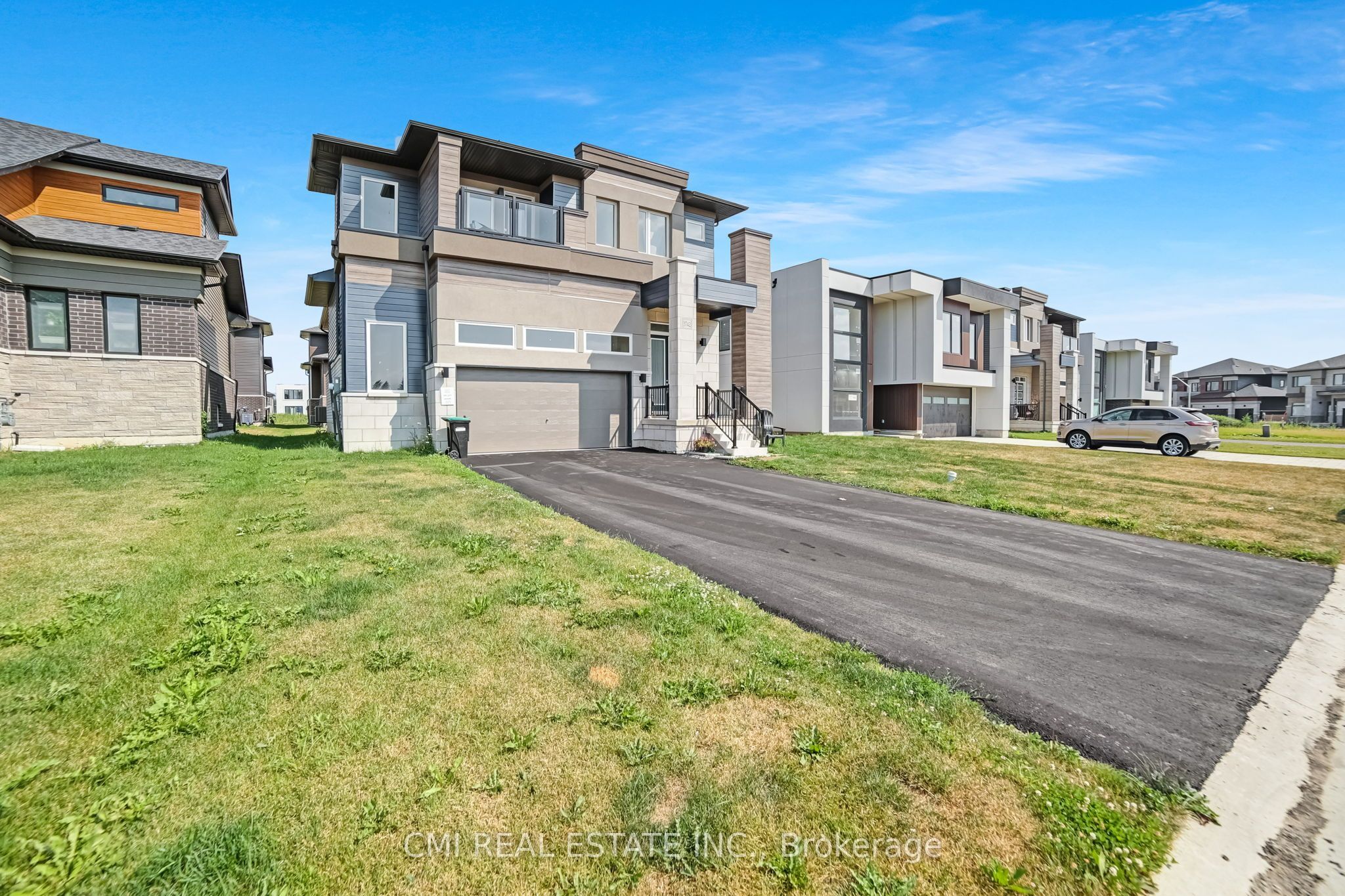 3742 Sunbank Crescent Property Photo 3