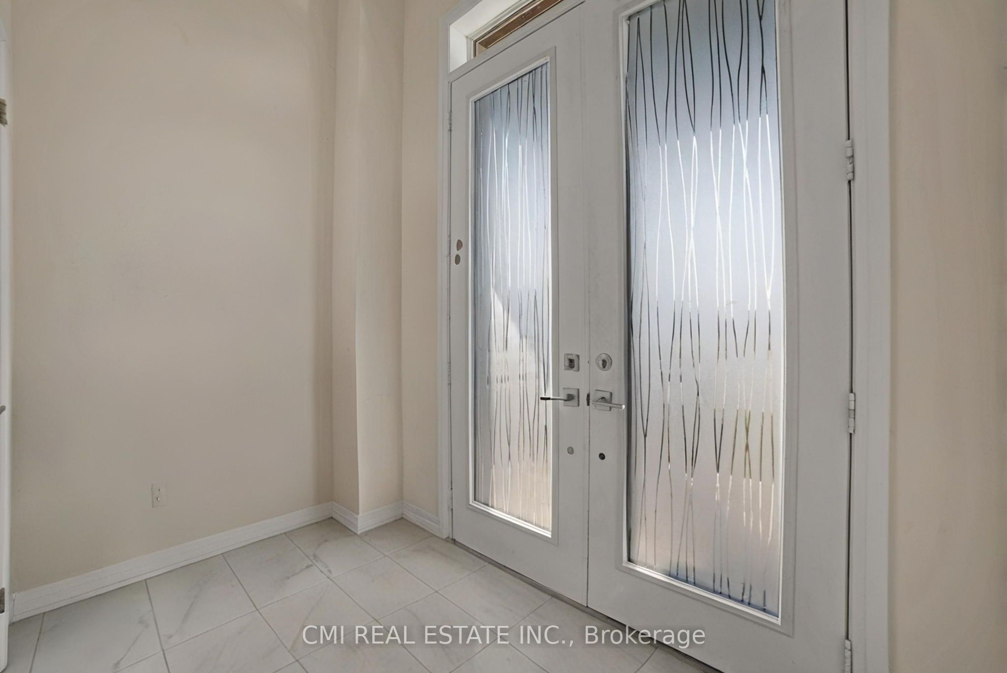 3742 Sunbank Crescent Property Photo 6
