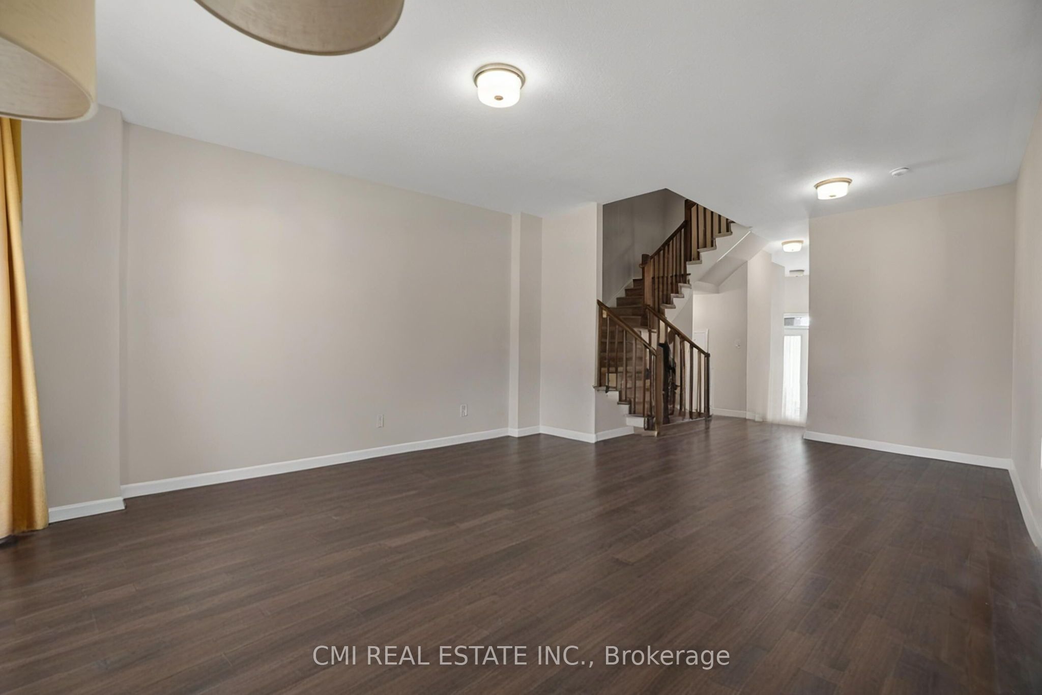 3742 Sunbank Crescent Property Photo 9