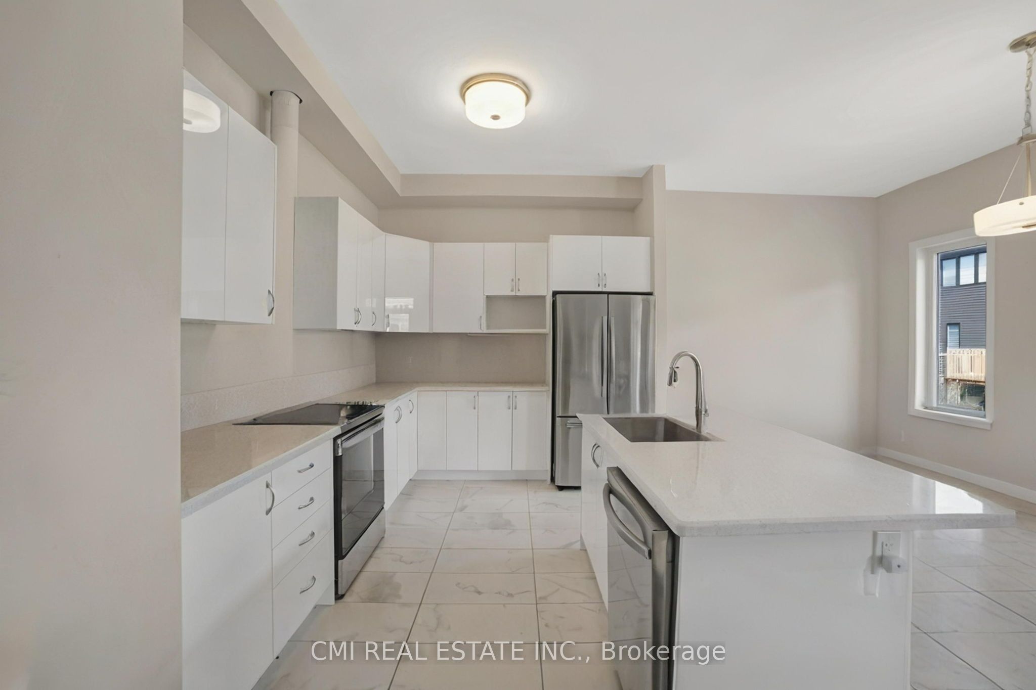 3742 Sunbank Crescent Property Photo 15