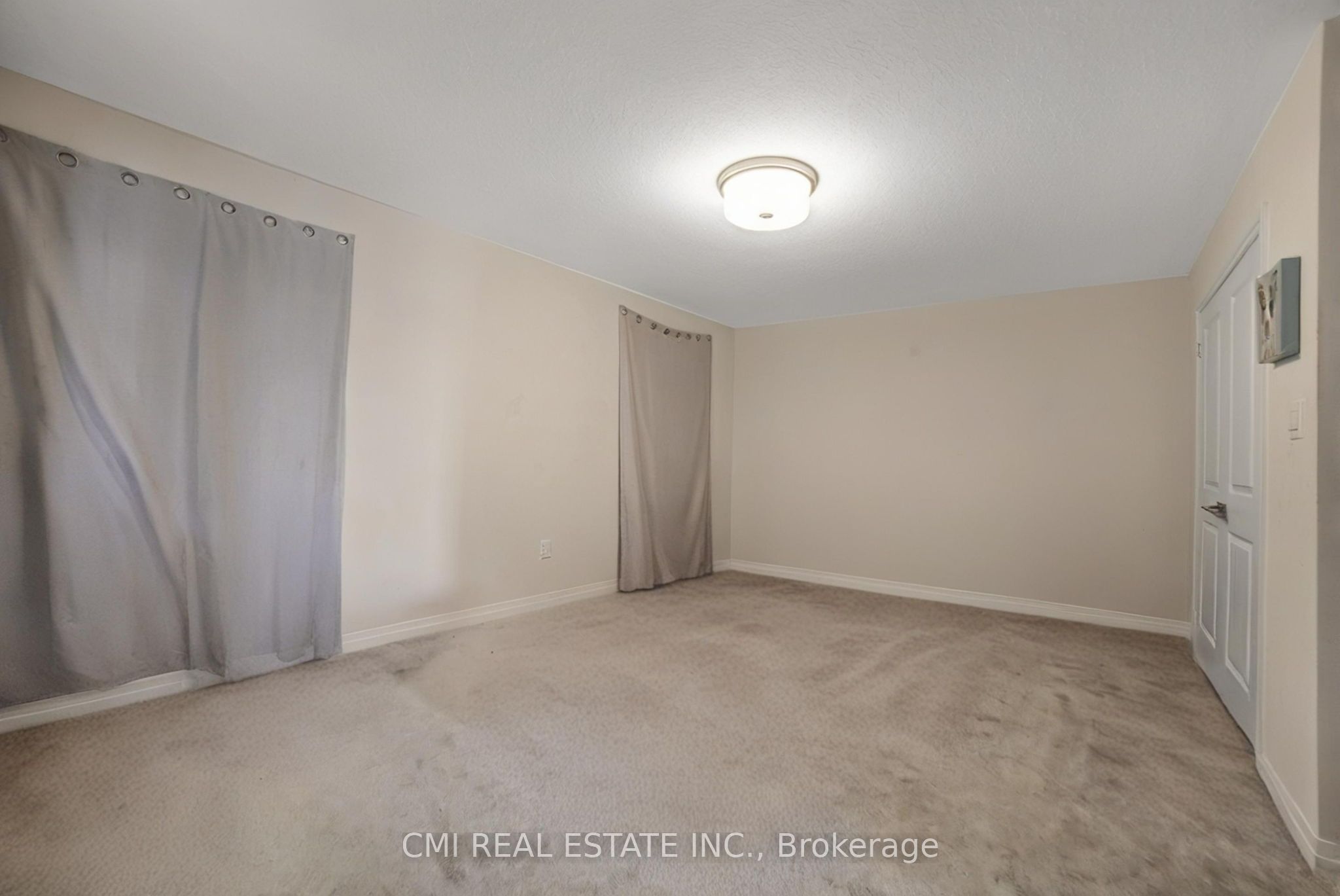3742 Sunbank Crescent Property Photo 24