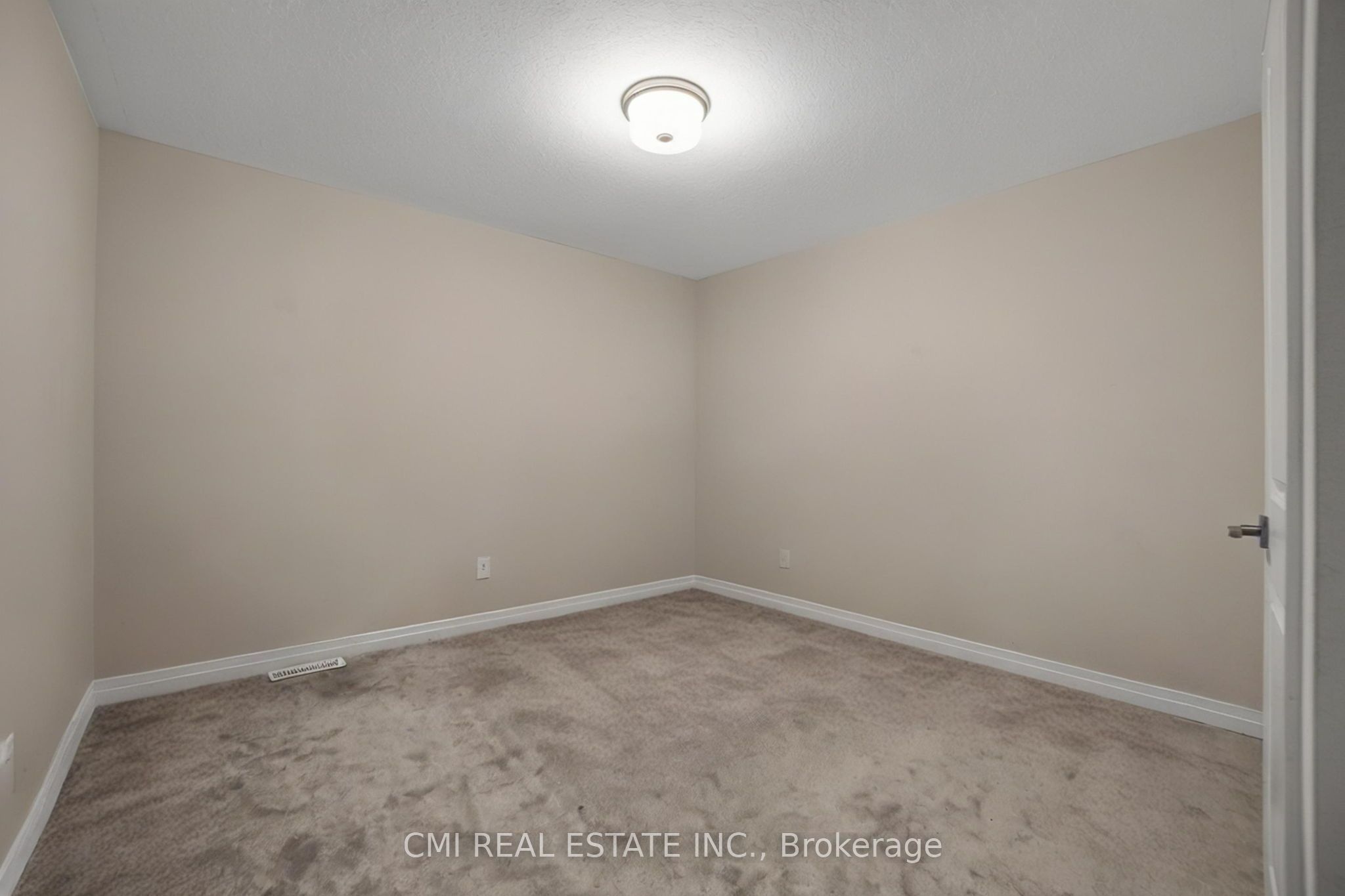 3742 Sunbank Crescent Property Photo 30