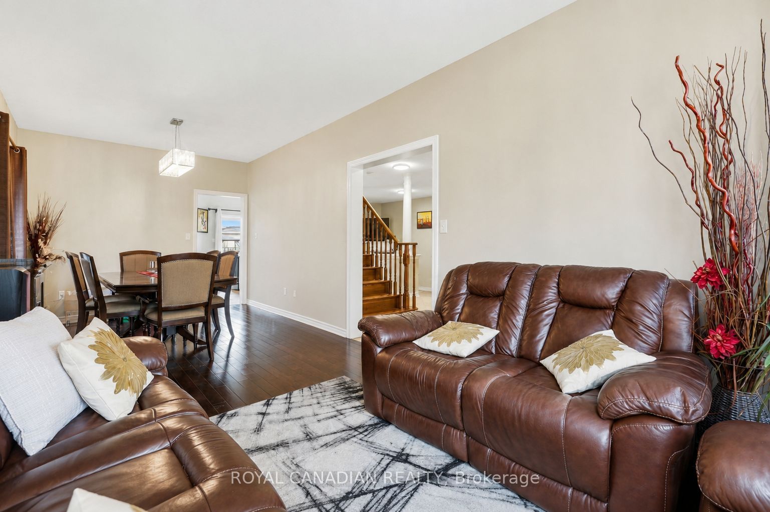 264 Country Lane Property Photo 6