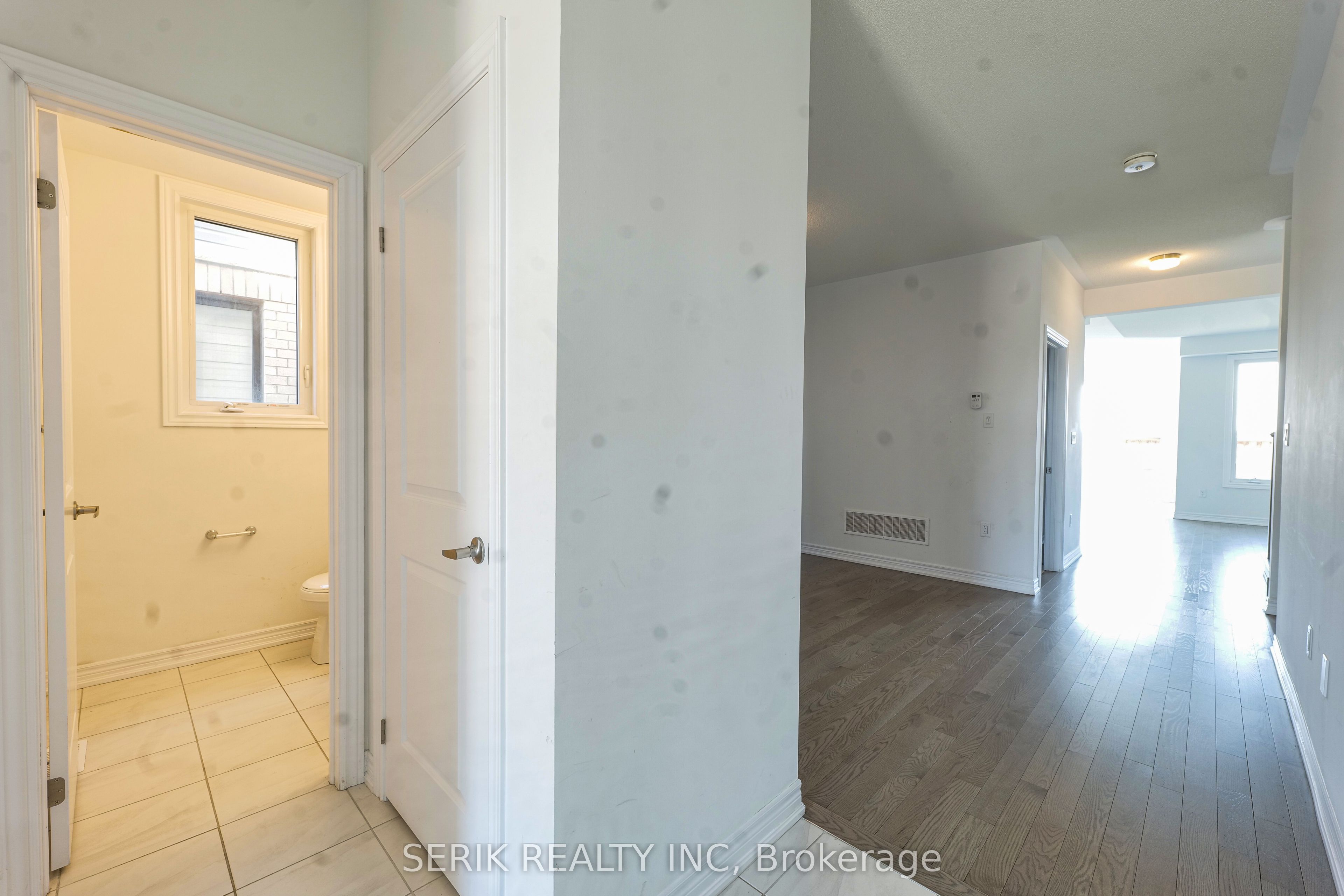 163 Fenchurch Manor Property Photo 5