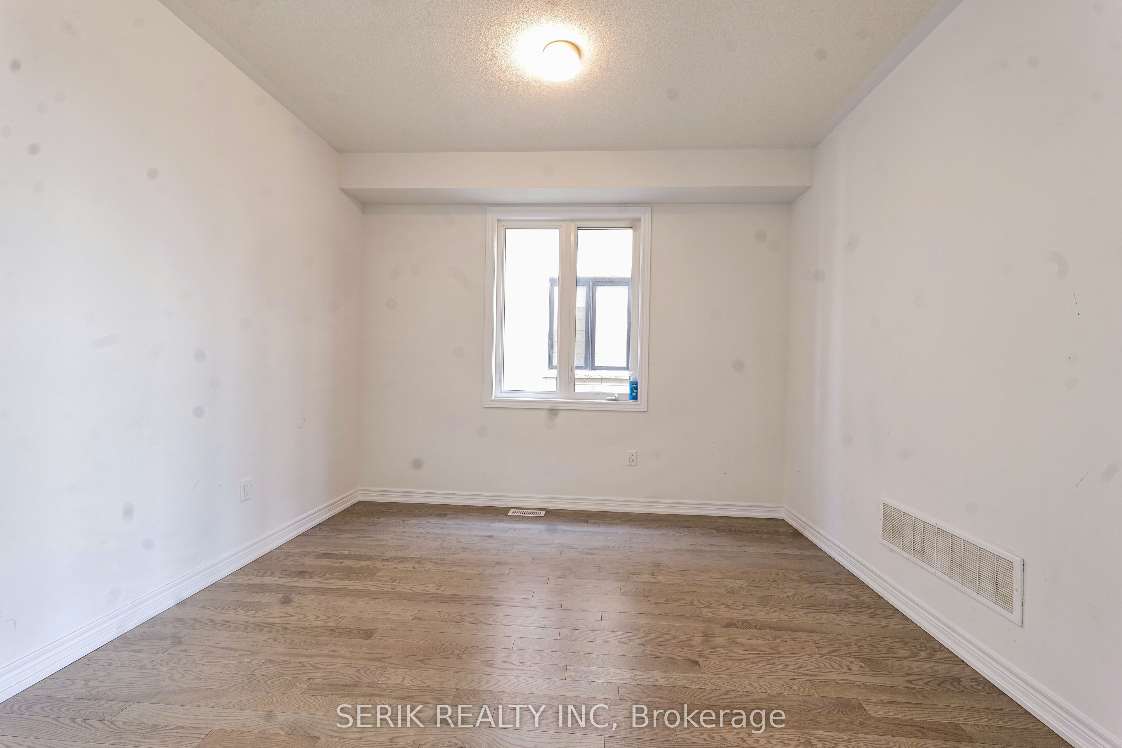 163 Fenchurch Manor Property Photo 7
