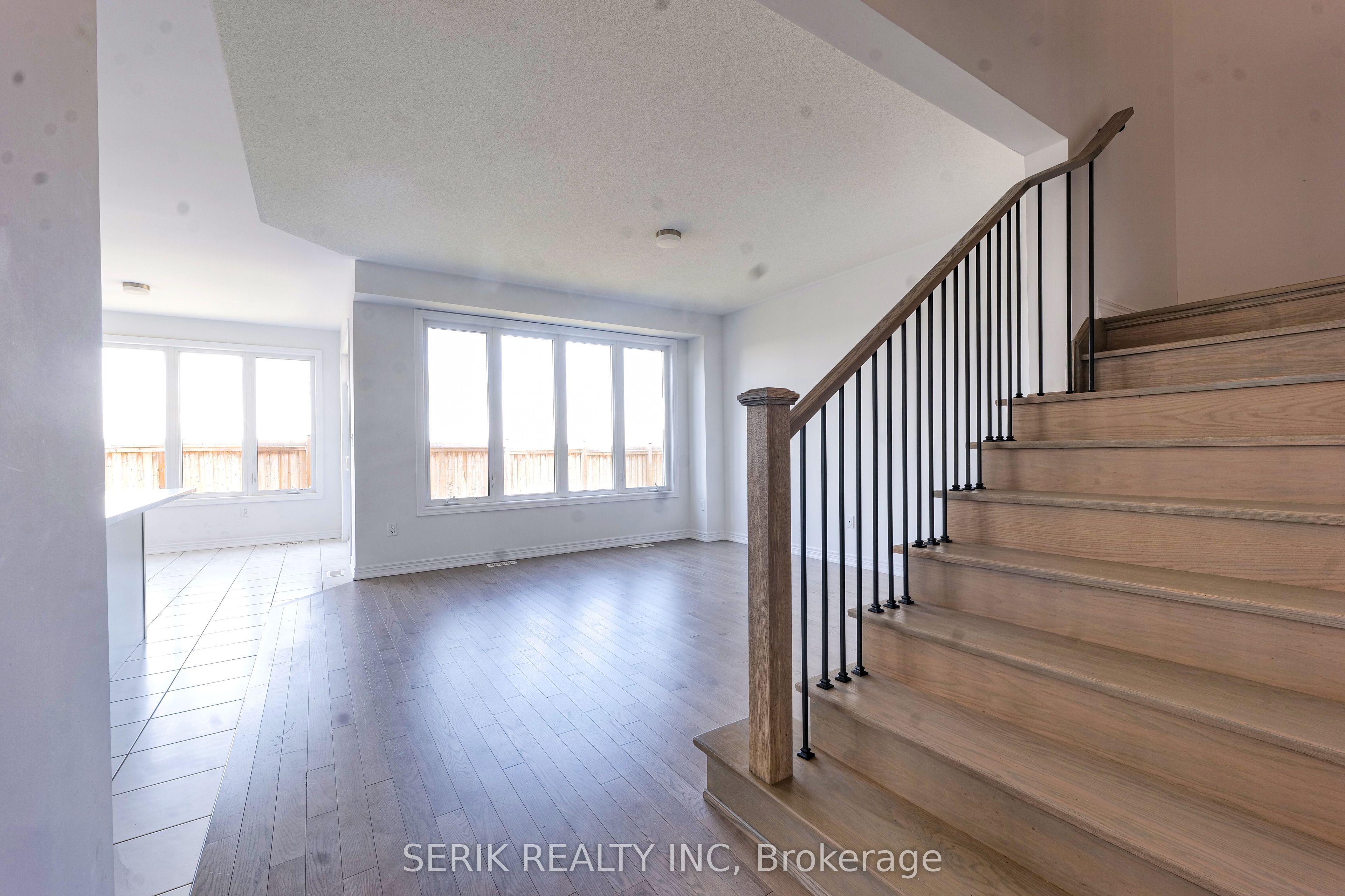 163 Fenchurch Manor Property Photo 11