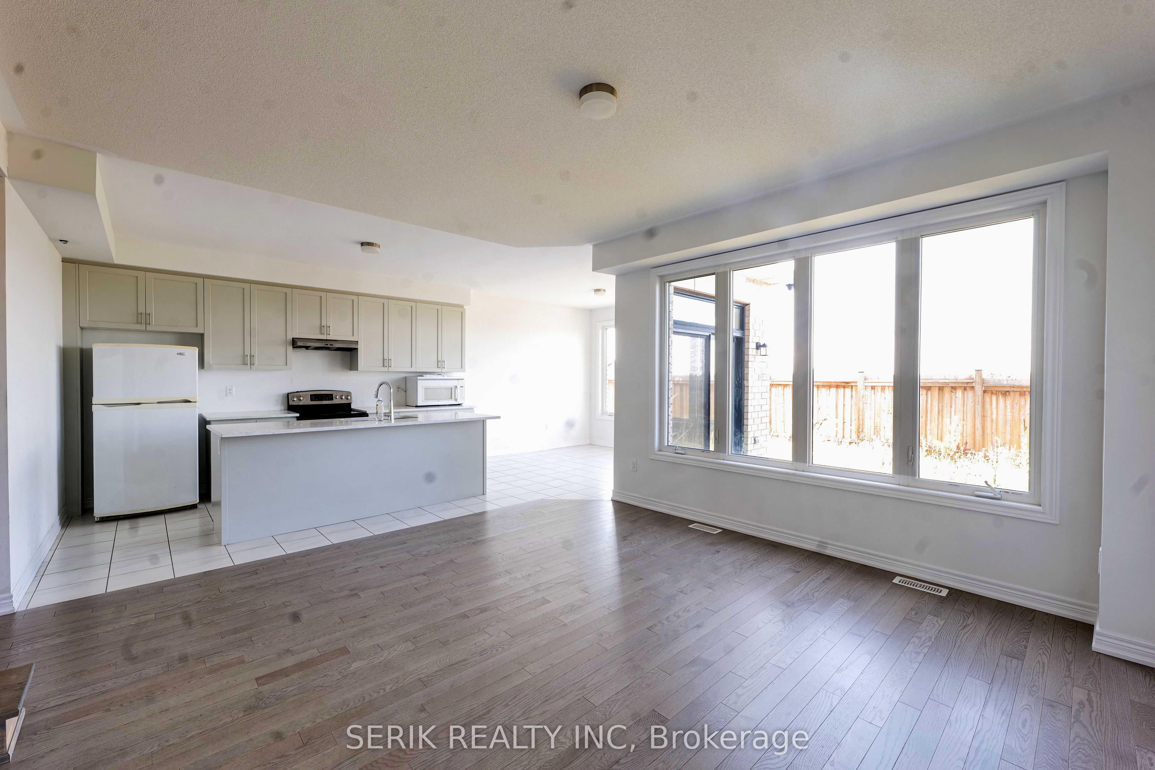 163 Fenchurch Manor Property Photo 13