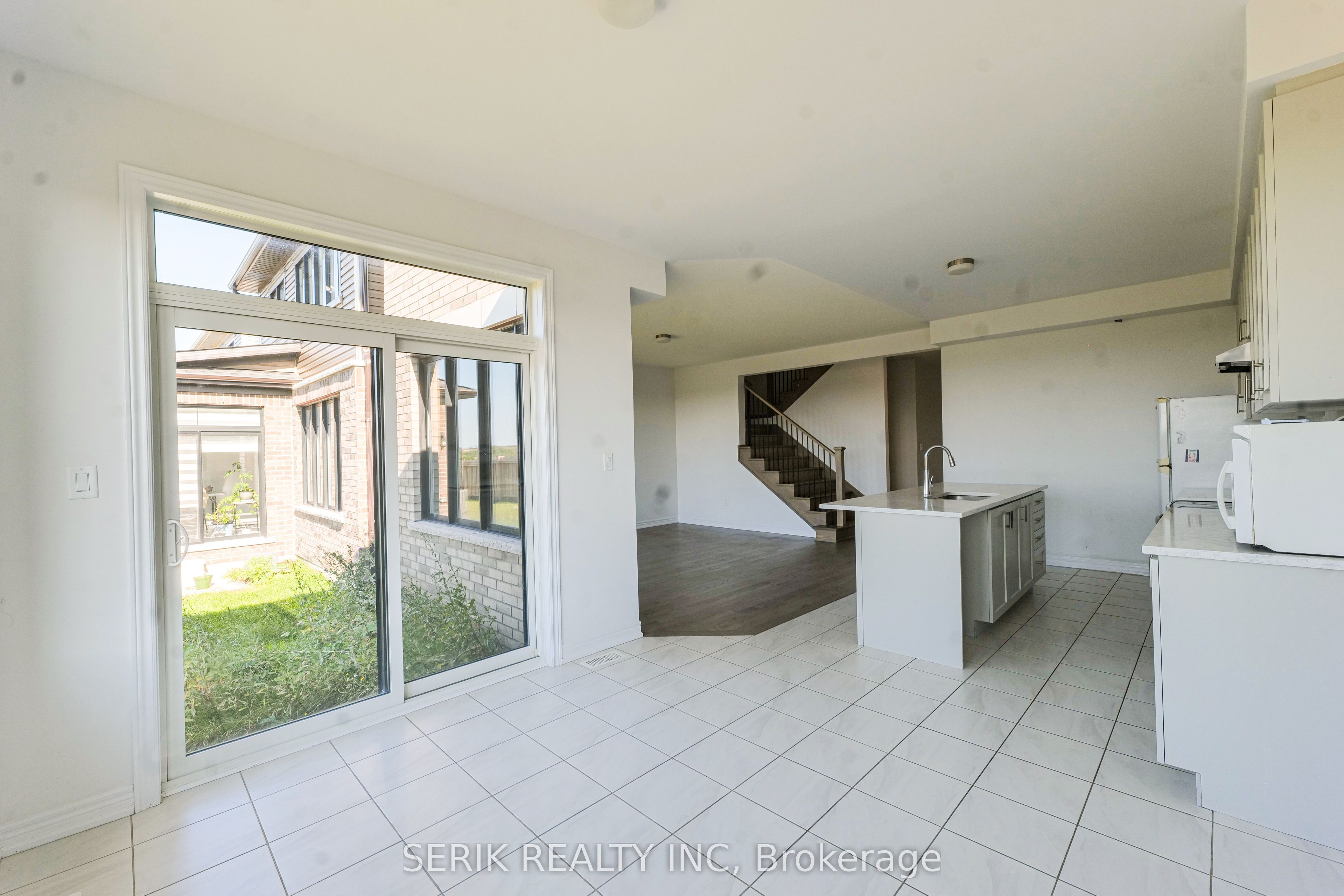 163 Fenchurch Manor Property Photo 15