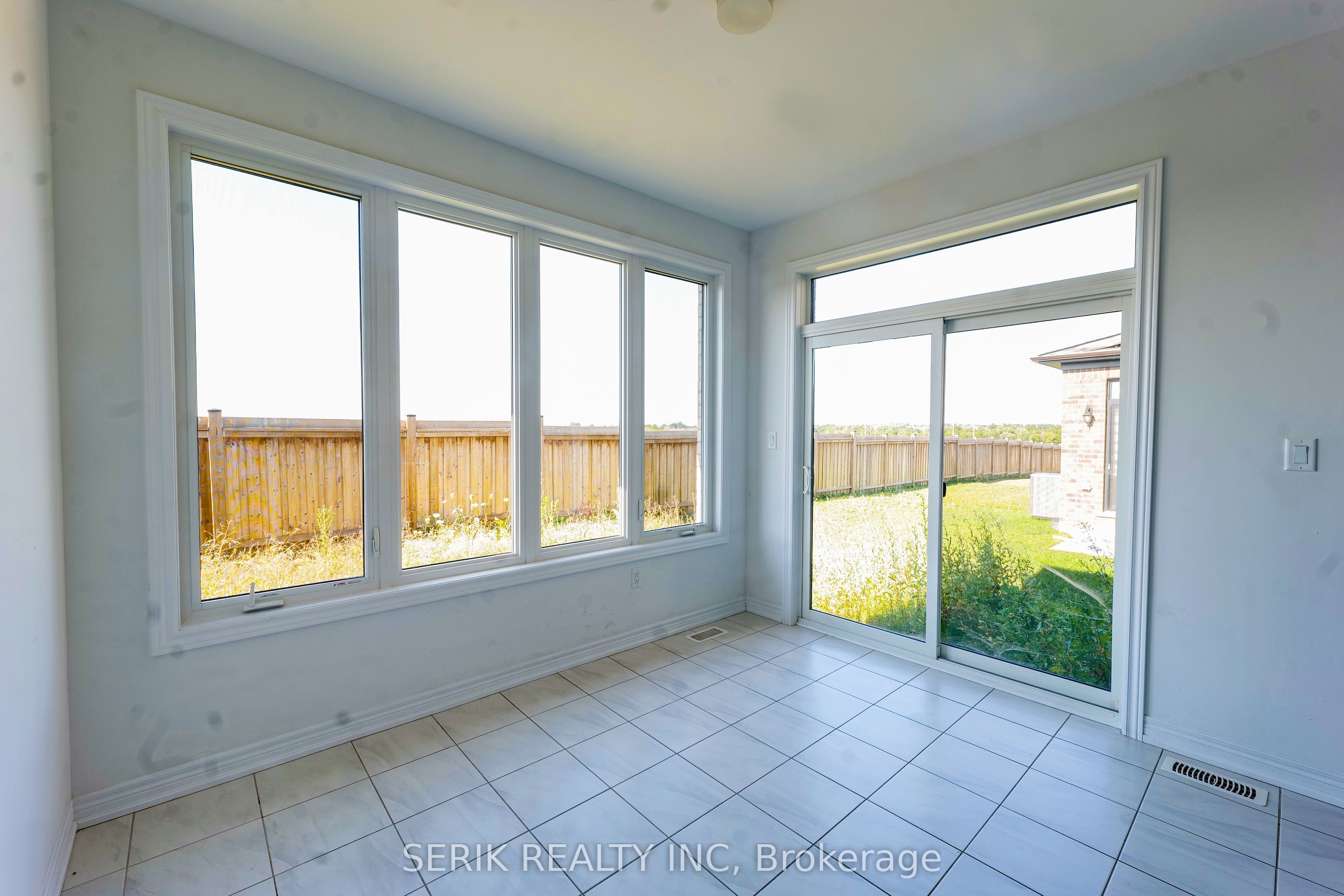 163 Fenchurch Manor Property Photo 16