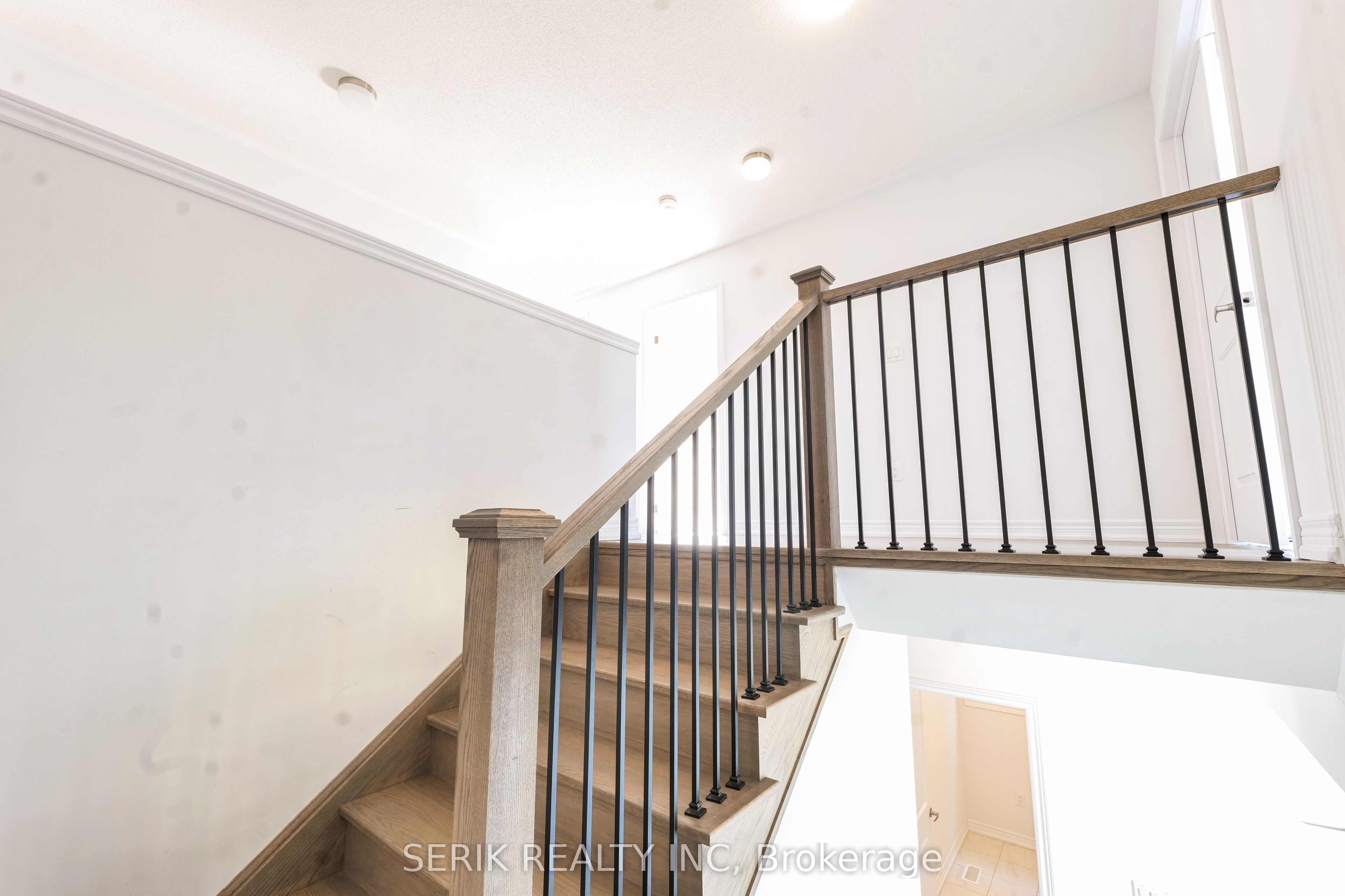 163 Fenchurch Manor Property Photo 18