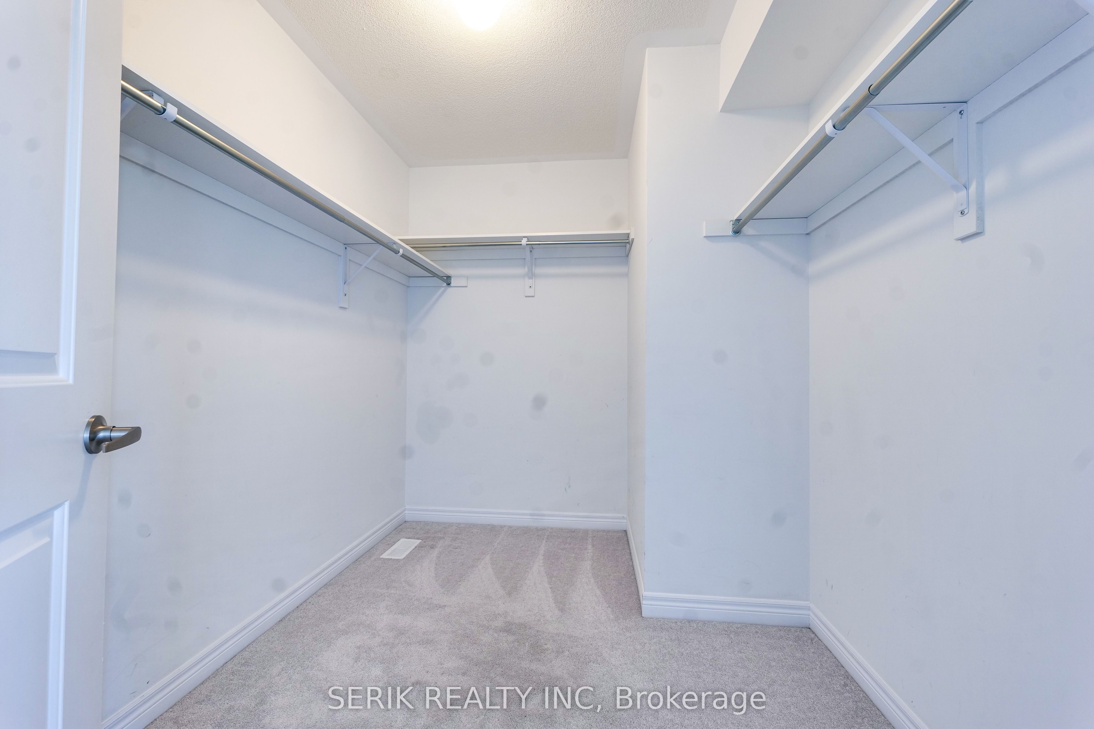 163 Fenchurch Manor Property Photo 20