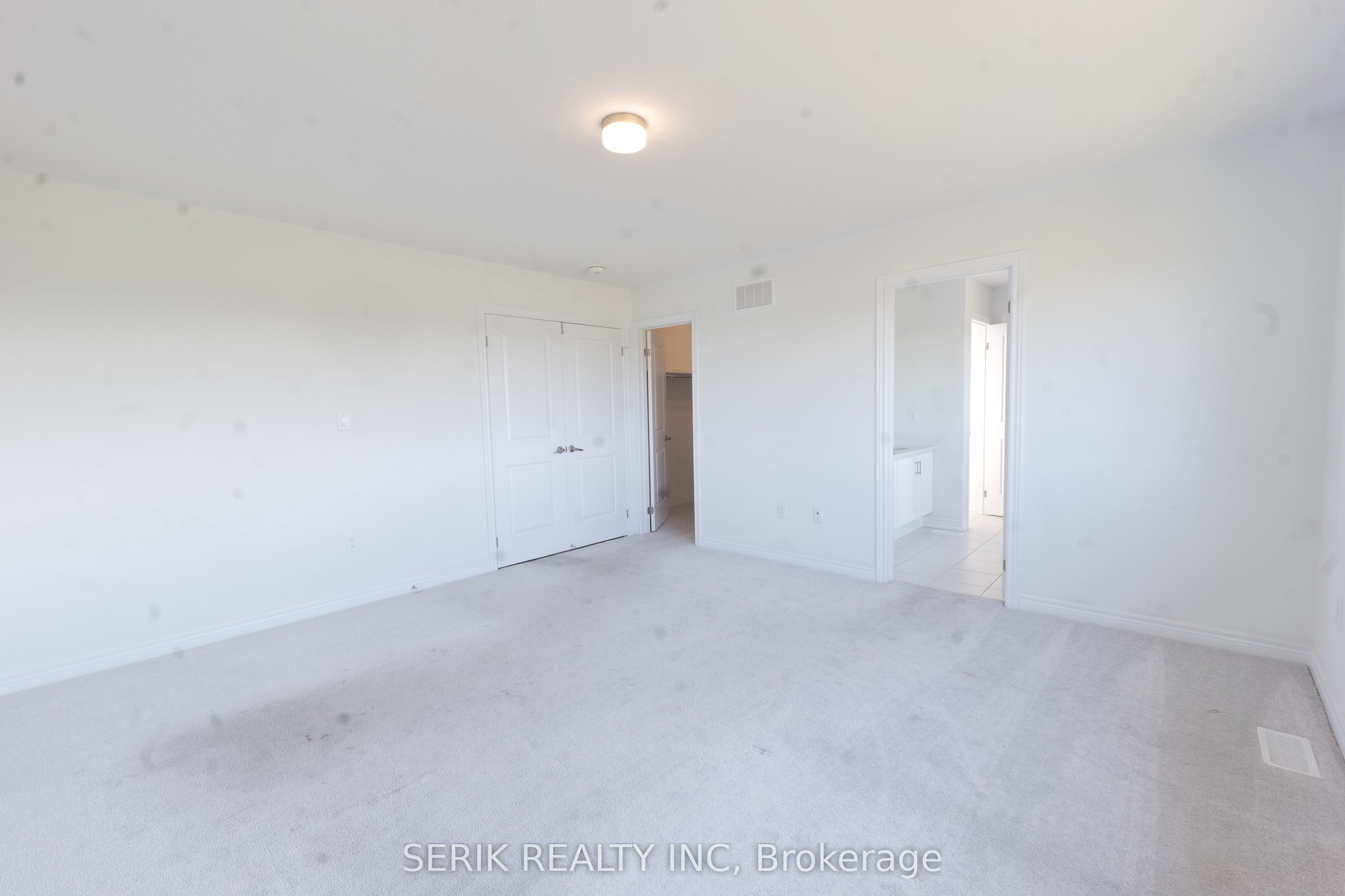 163 Fenchurch Manor Property Photo 25