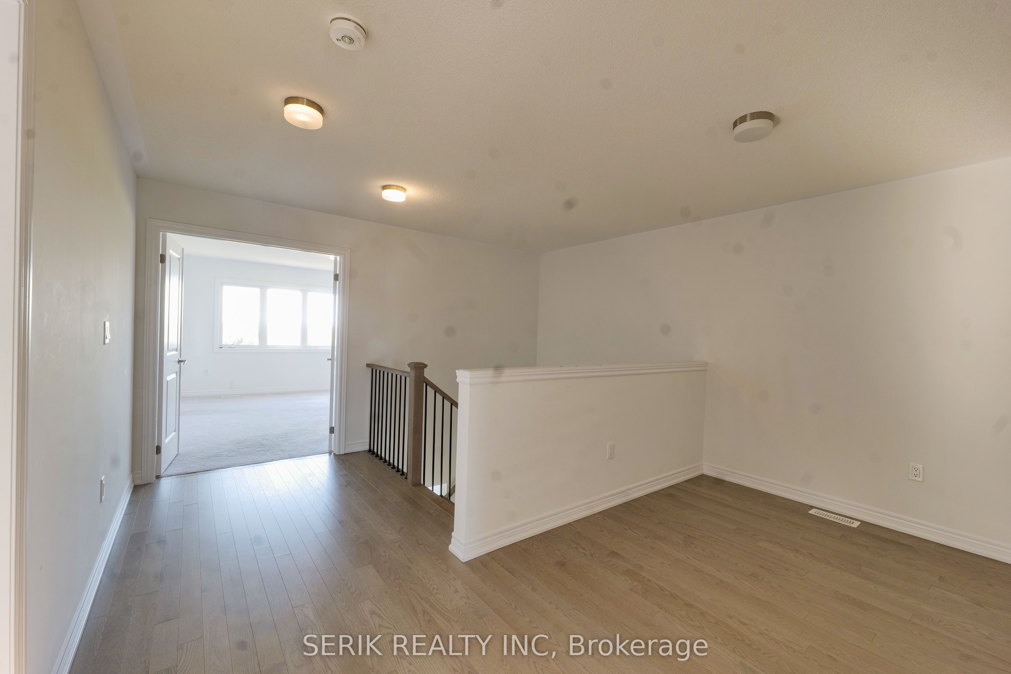 163 Fenchurch Manor Property Photo 29