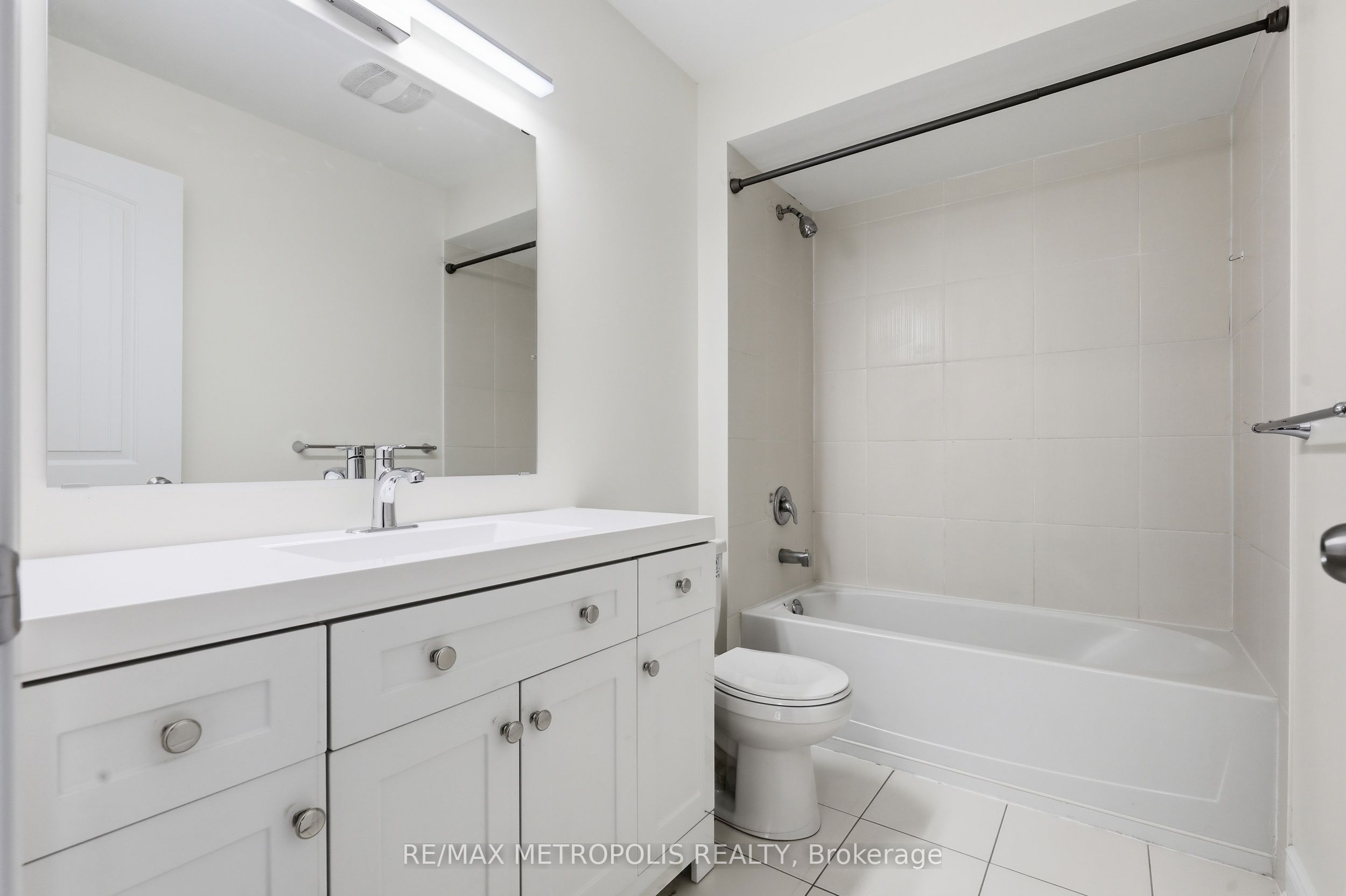 34 Robertson Street Property Photo 37