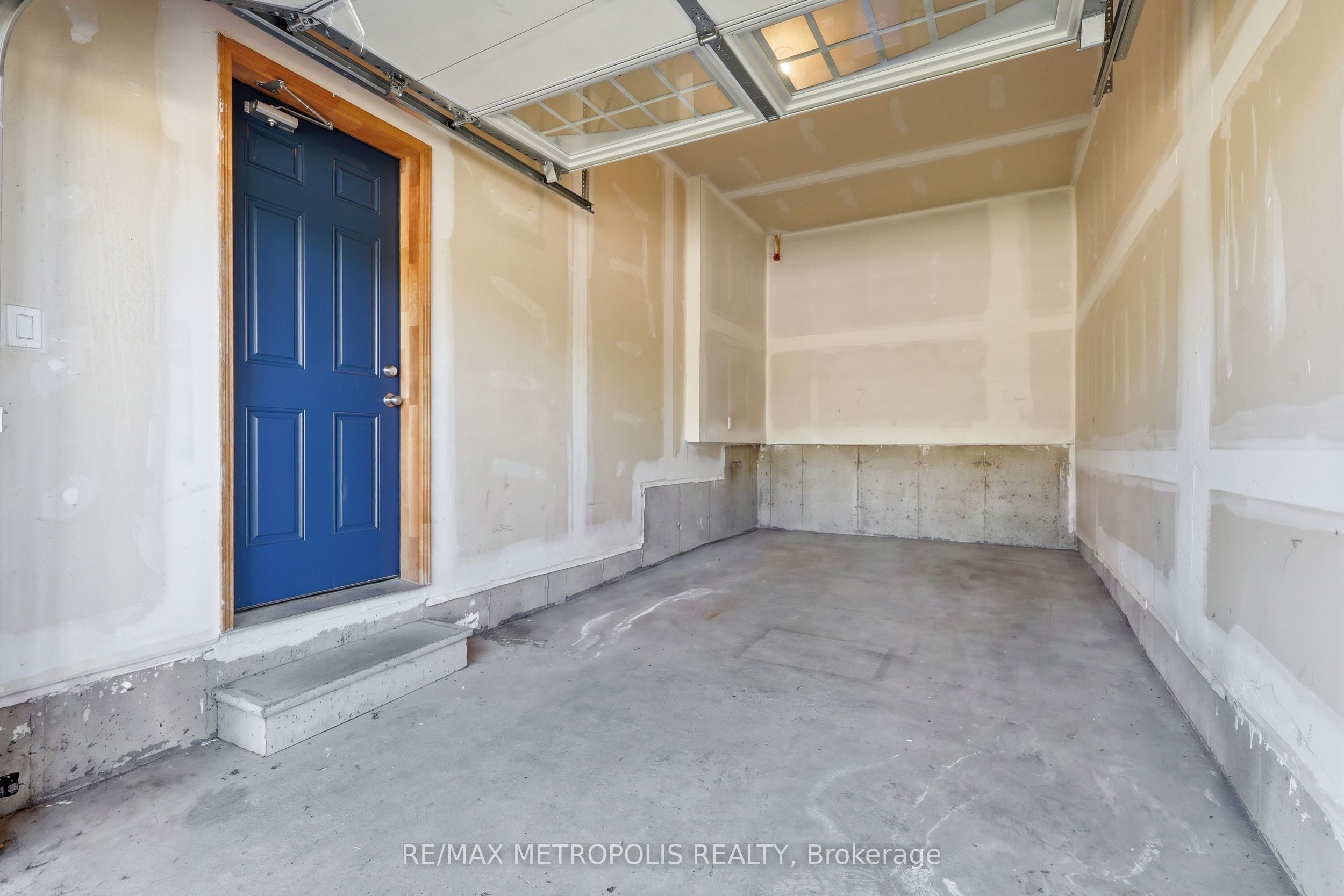 34 Robertson Street Property Photo 43