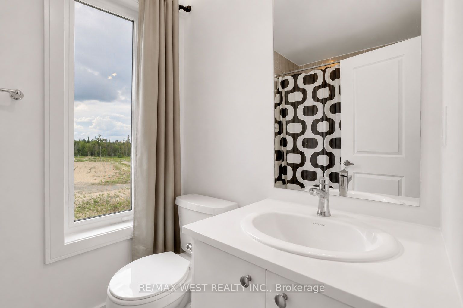 34 Spry Lane Property Photo 8