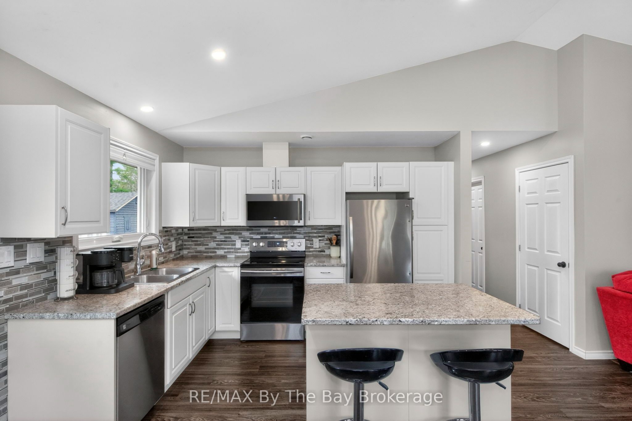 12 5th Lane Property Photo 11