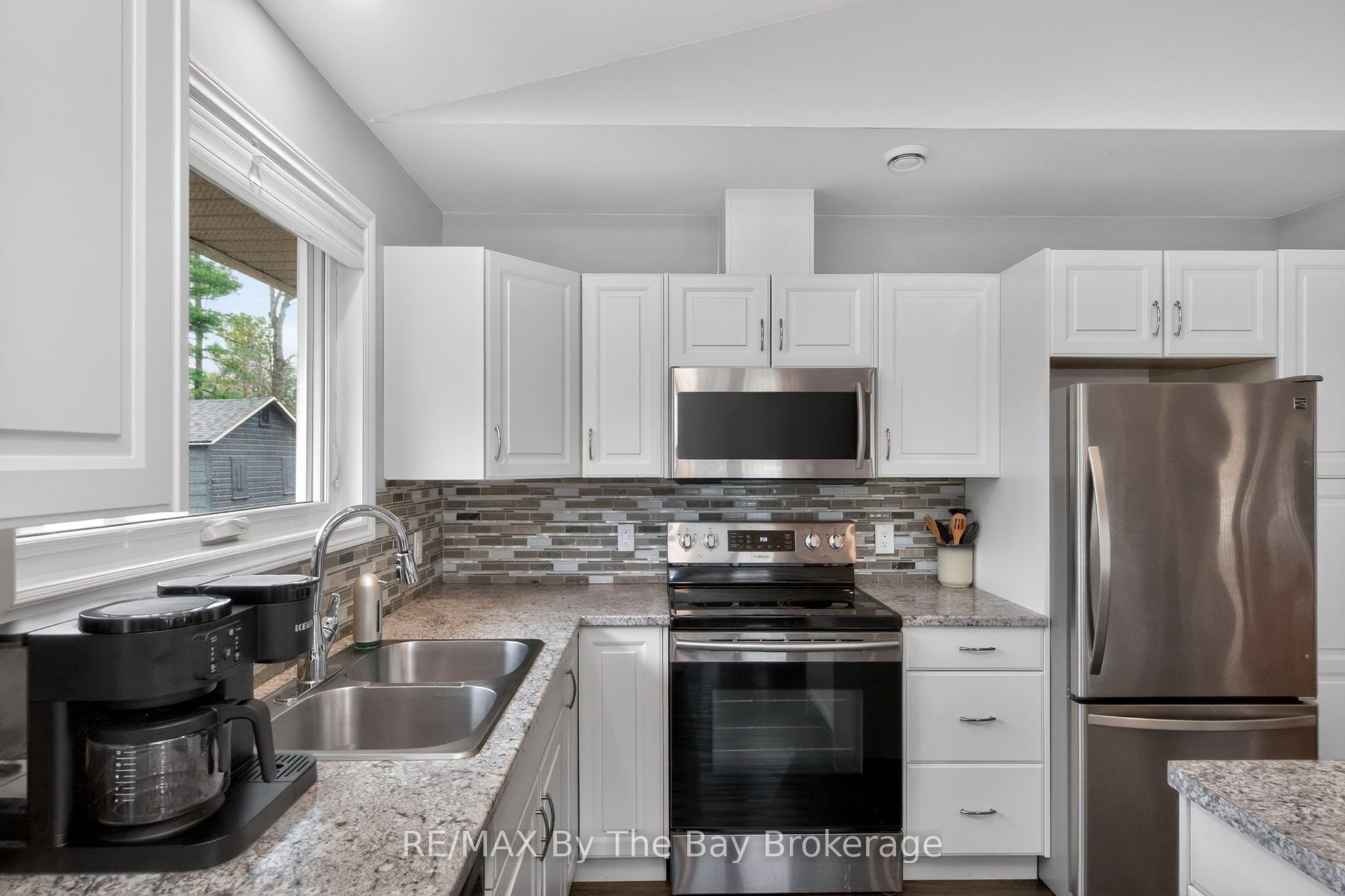 12 5th Lane Property Photo 14