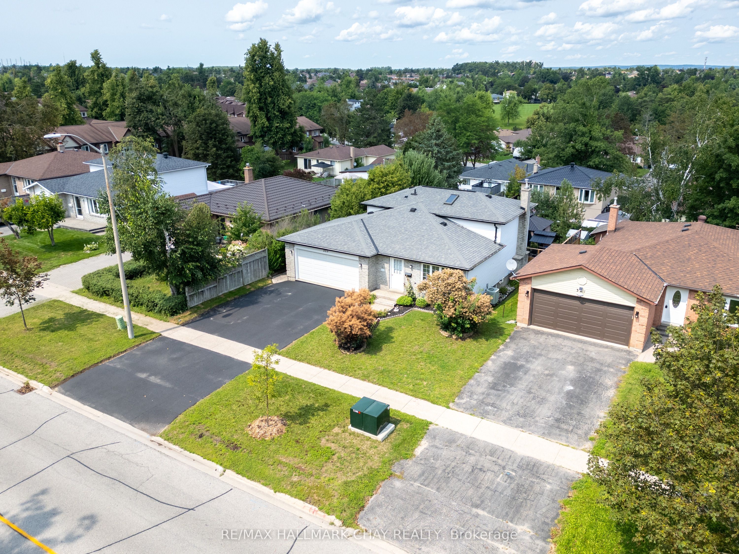 323 Sunnidale Road Property Photo 2