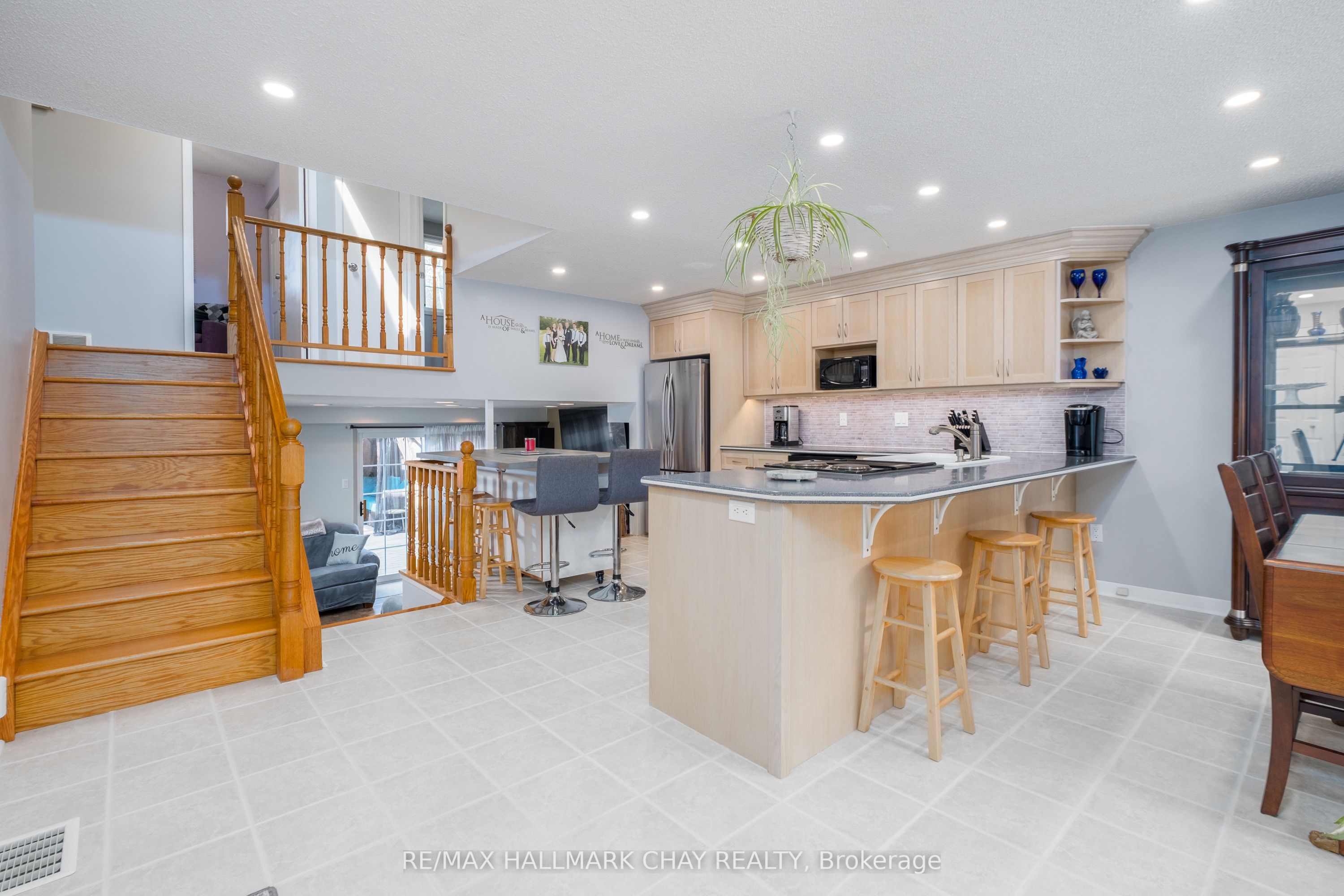 323 Sunnidale Road Property Photo 4