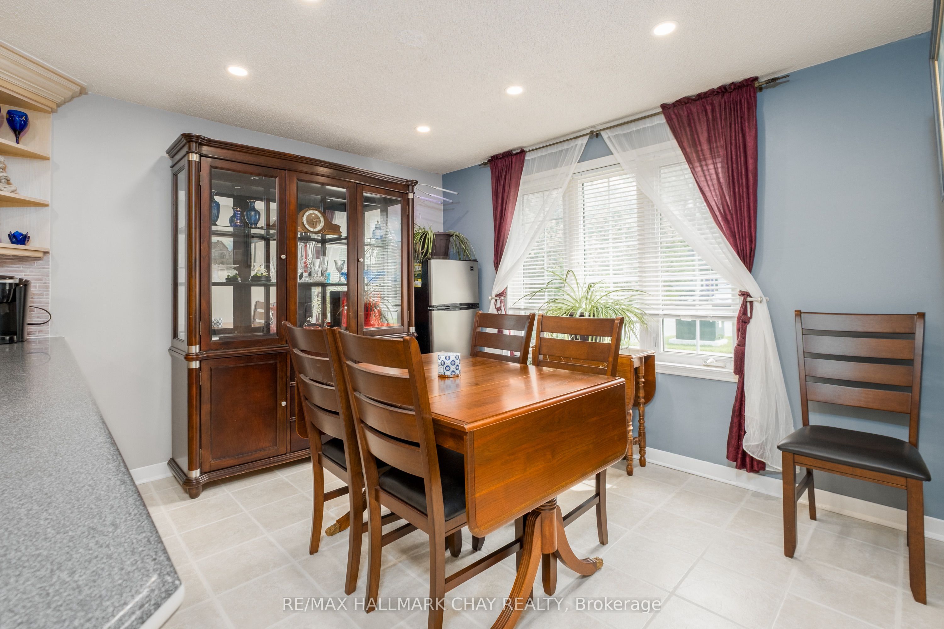 323 Sunnidale Road Property Photo 6