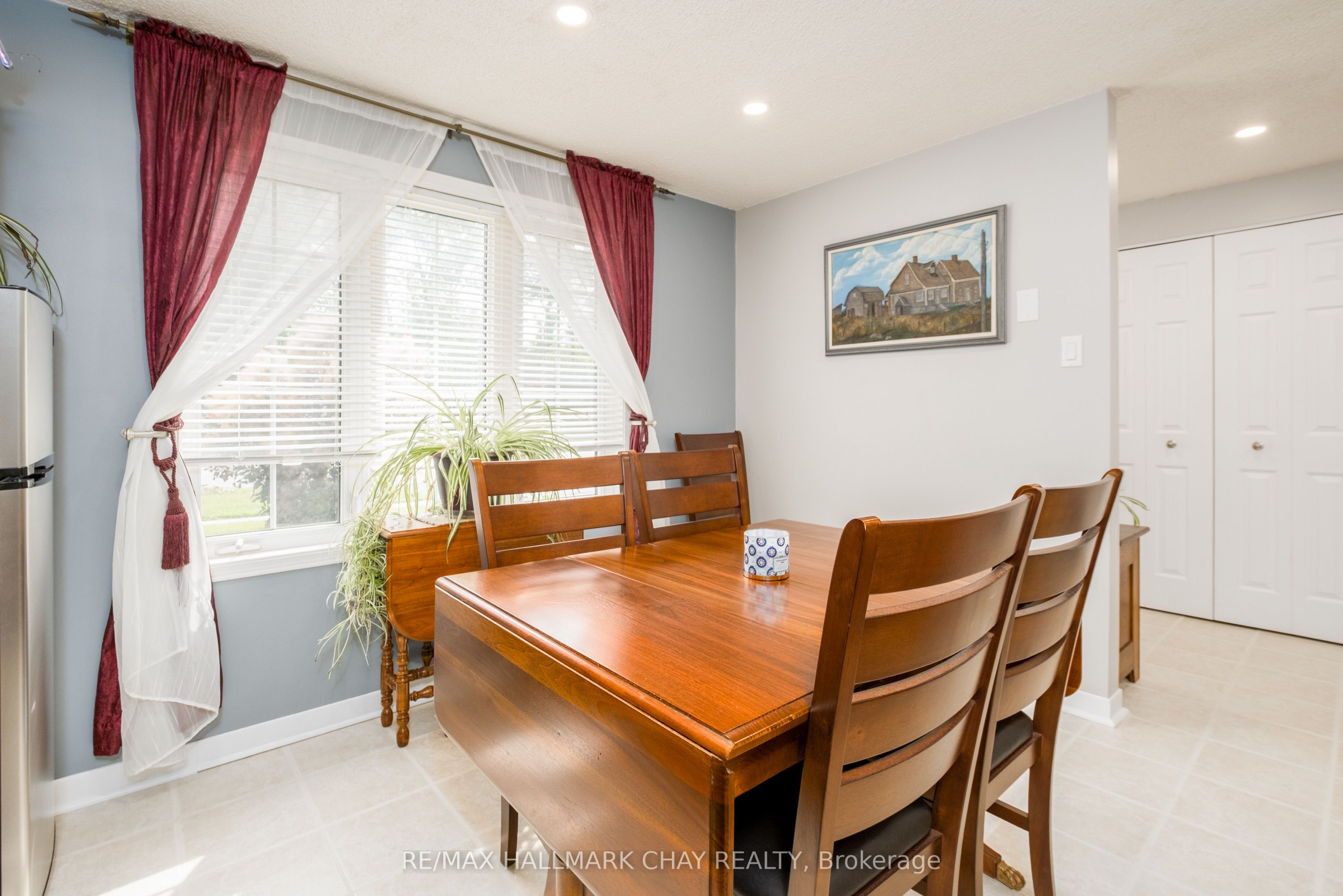323 Sunnidale Road Property Photo 7